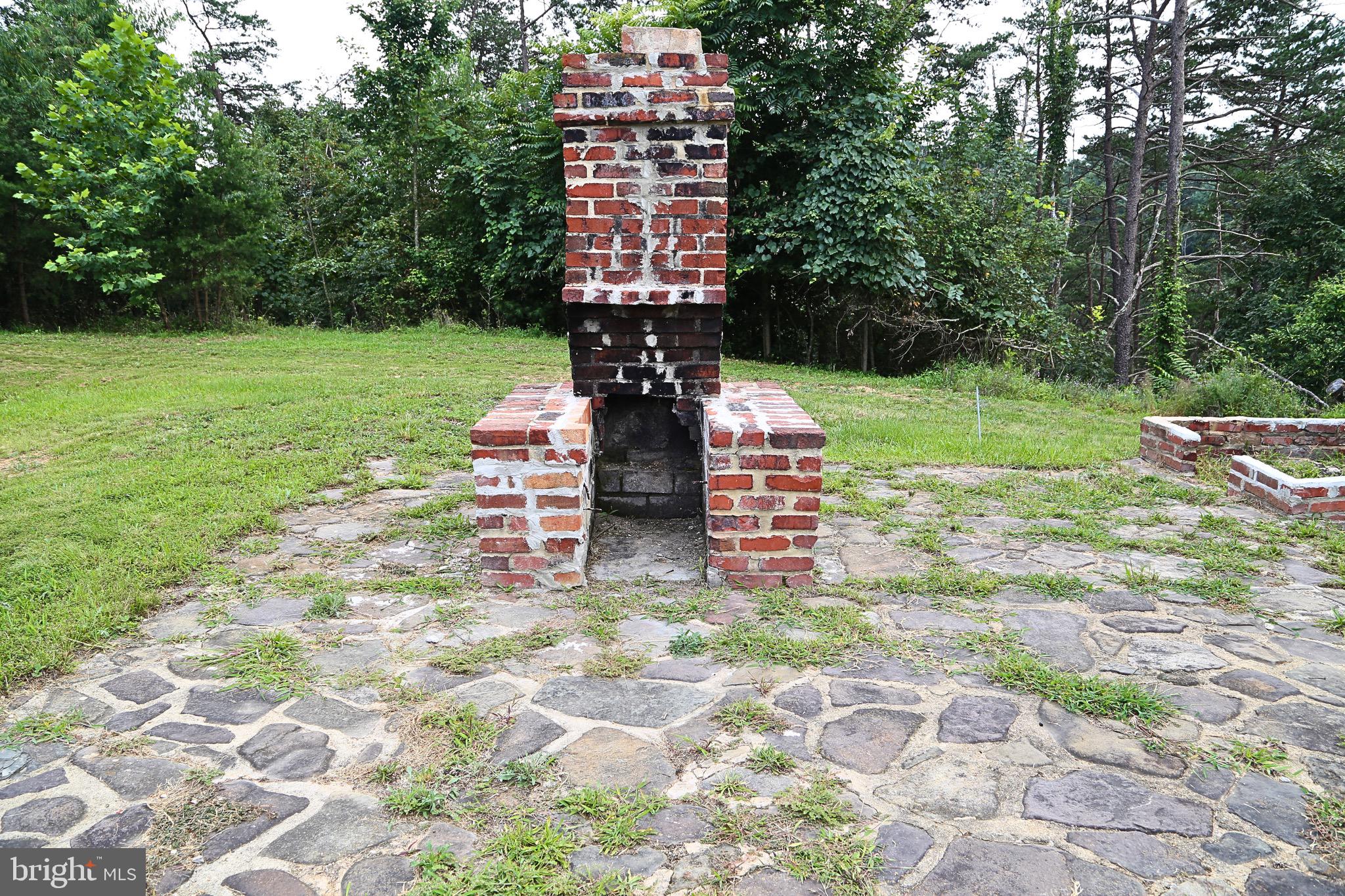 MATHIAS EST - Residential