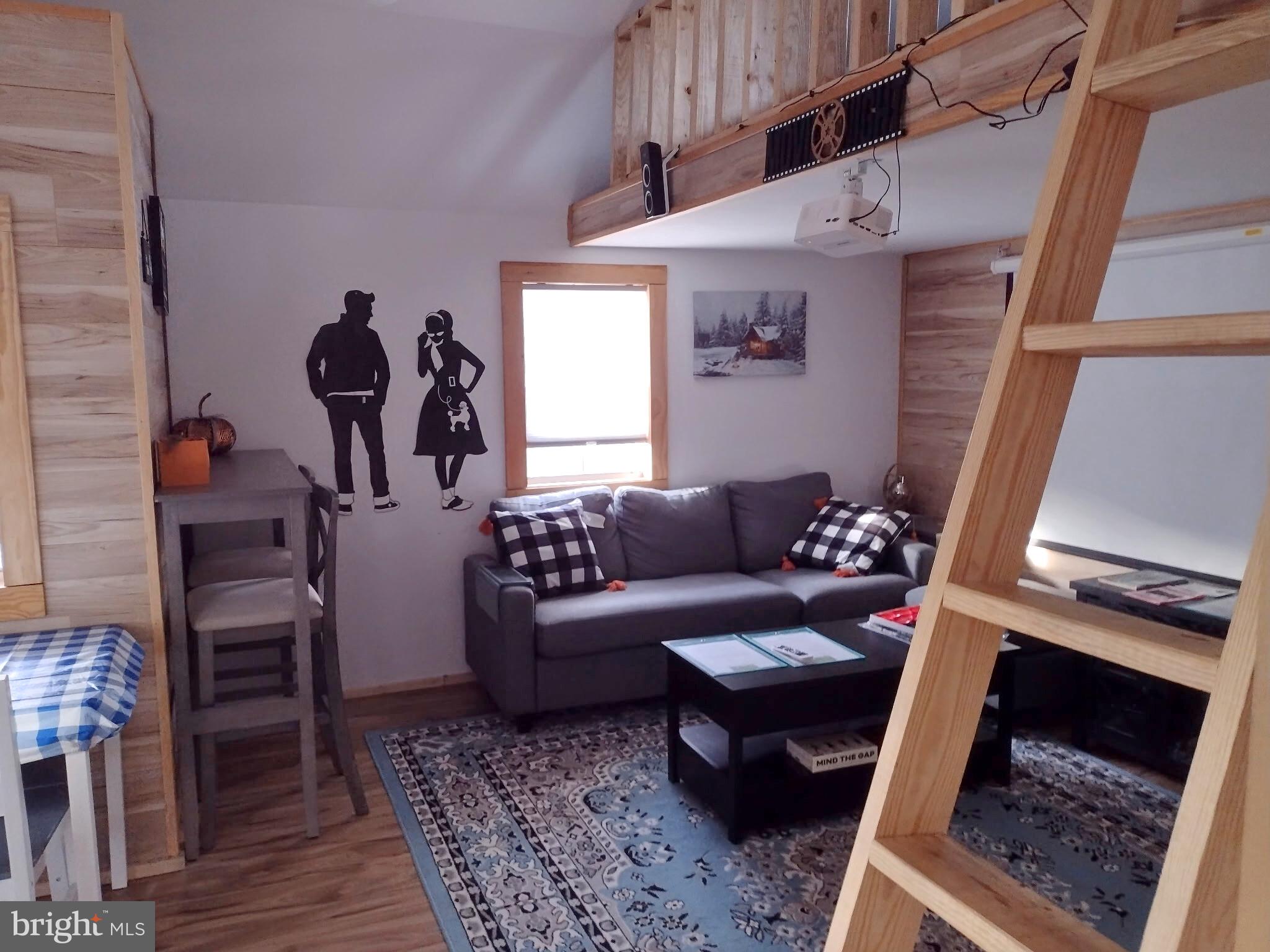 MATHIAS EST - Residential