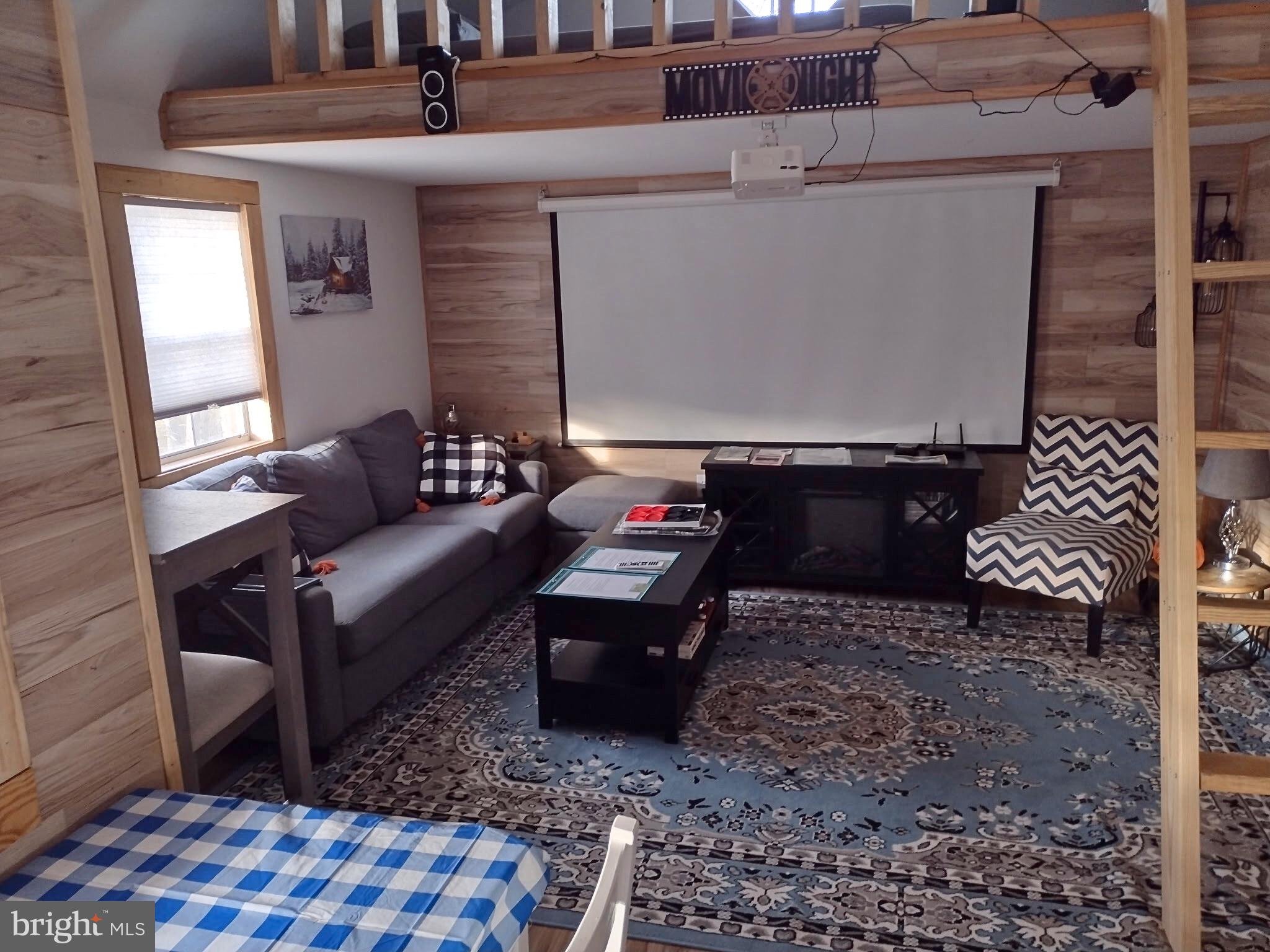 MATHIAS EST - Residential