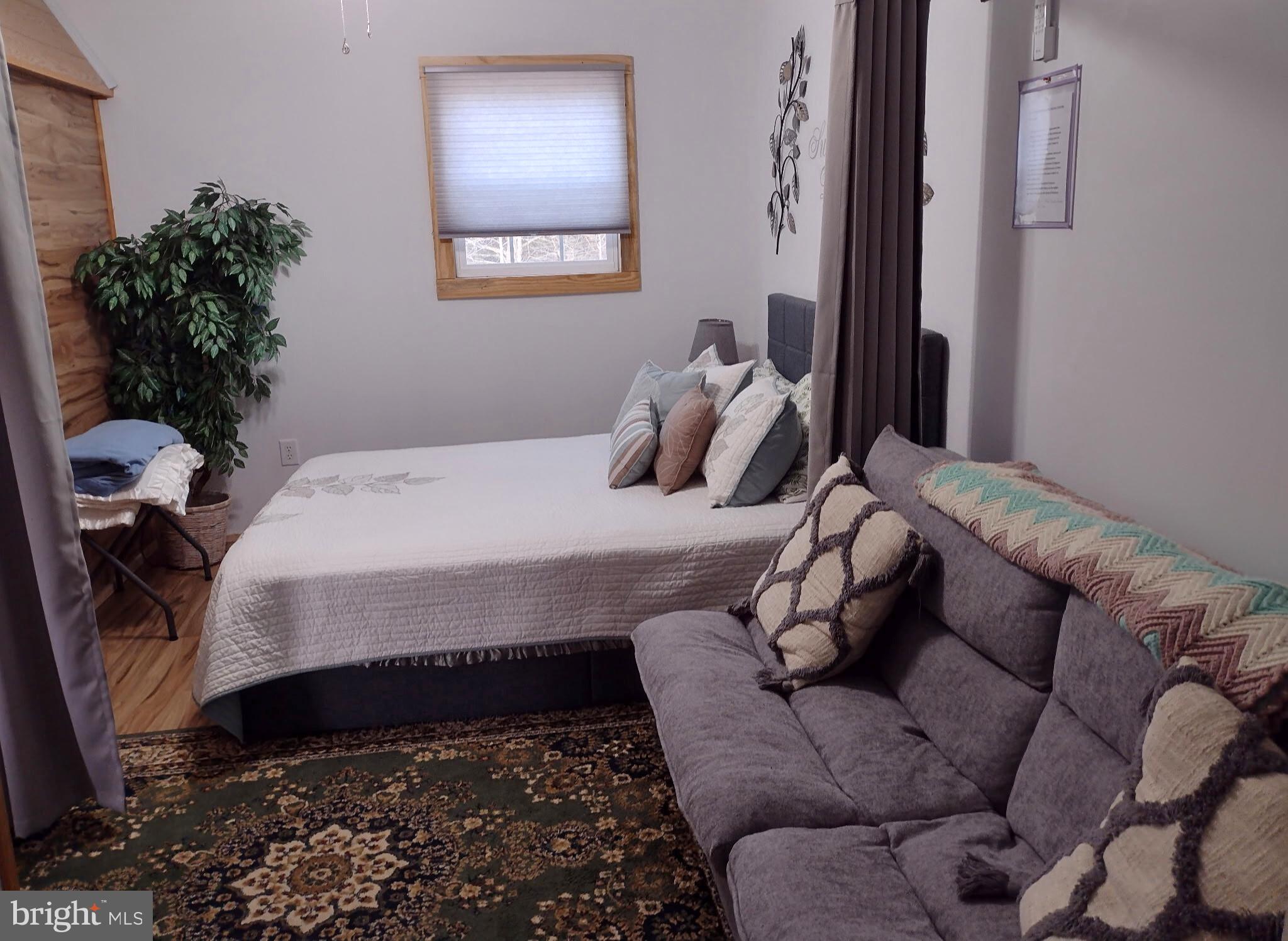 MATHIAS EST - Residential