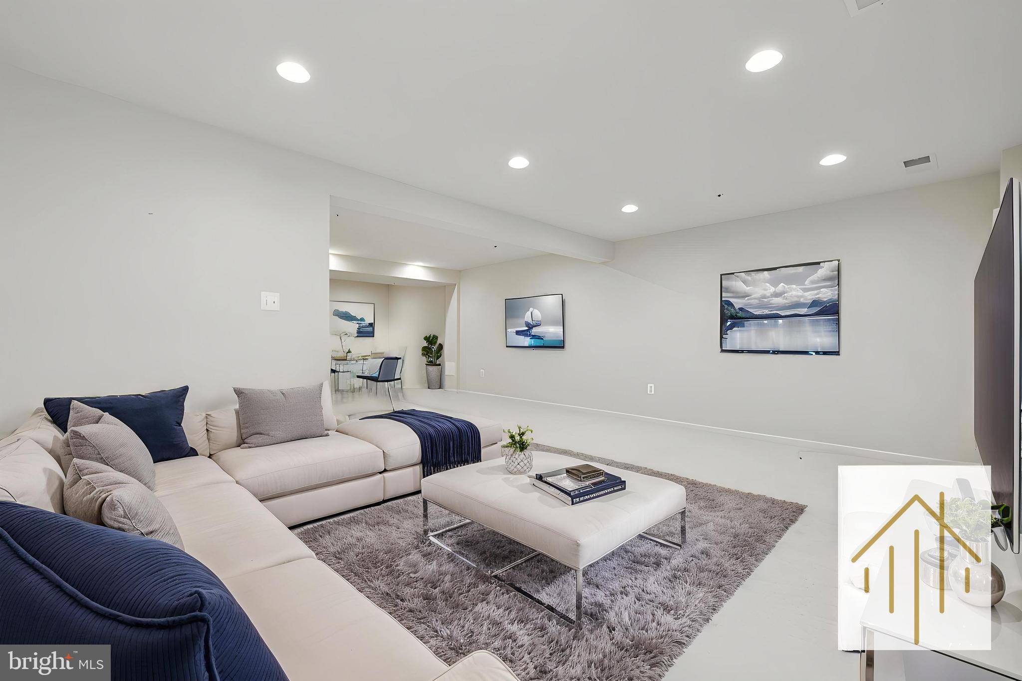 VILLAGES OF URBANA - Residential