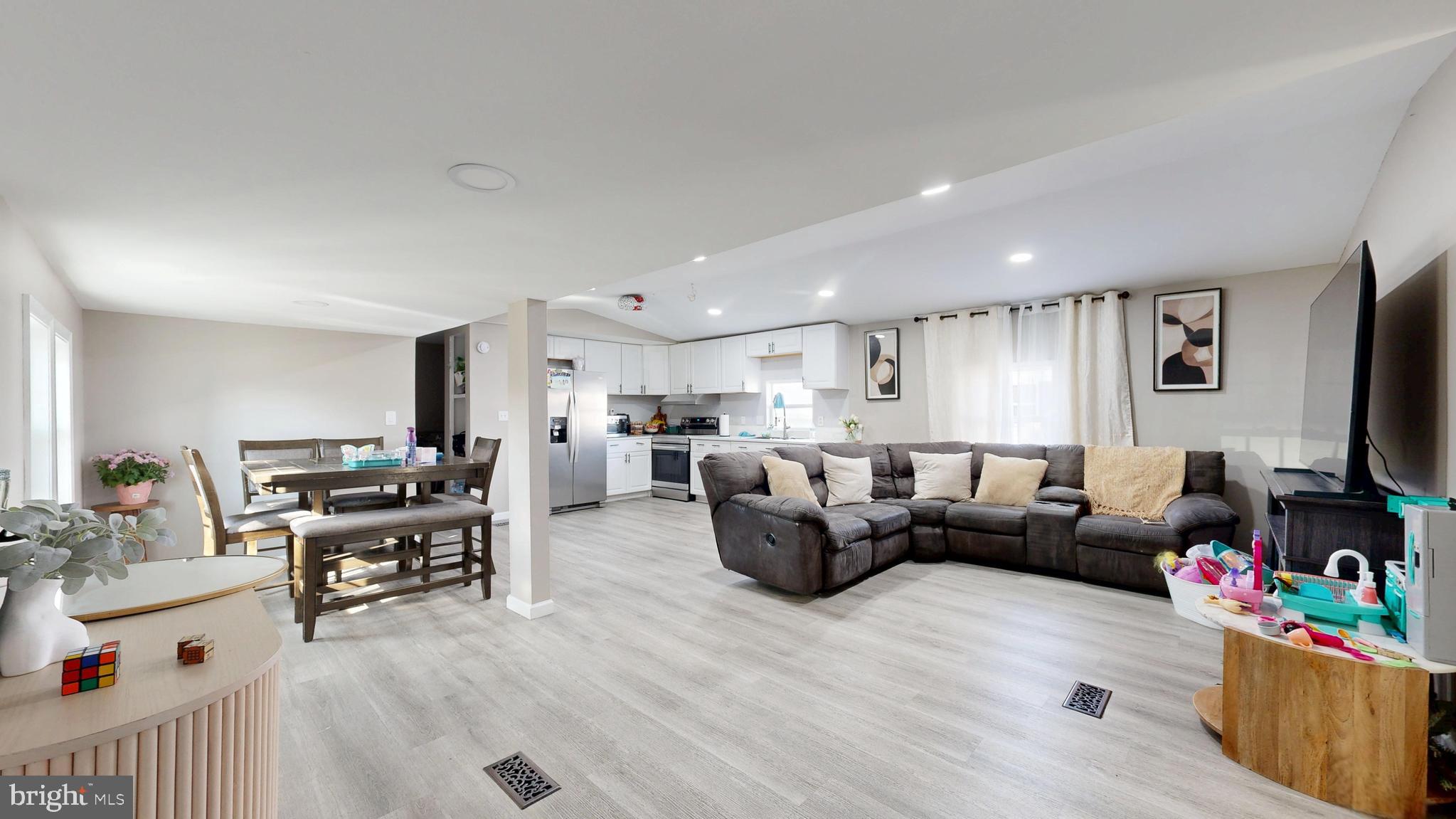 BAY CITY - Residential