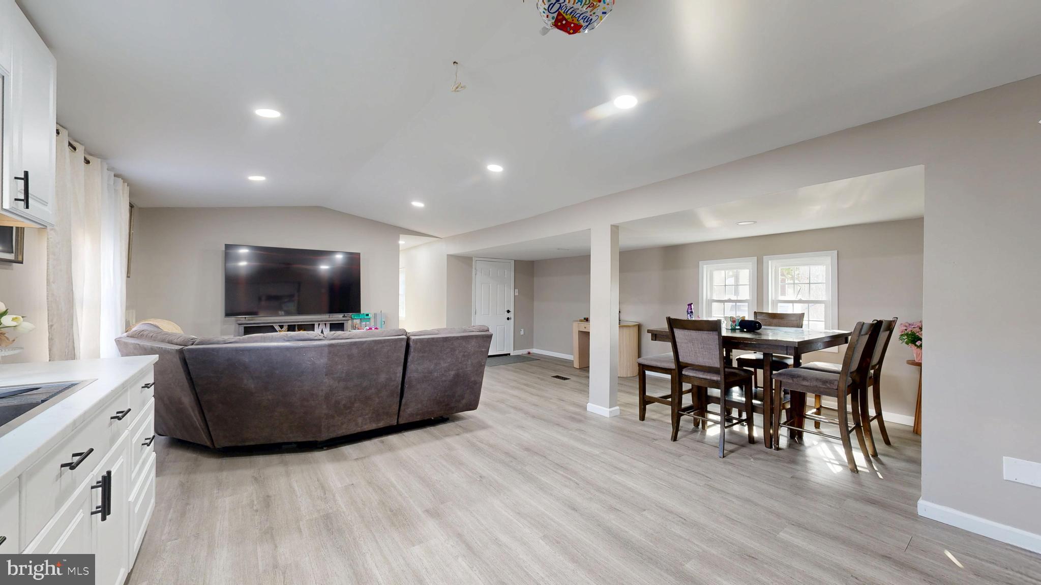 BAY CITY - Residential