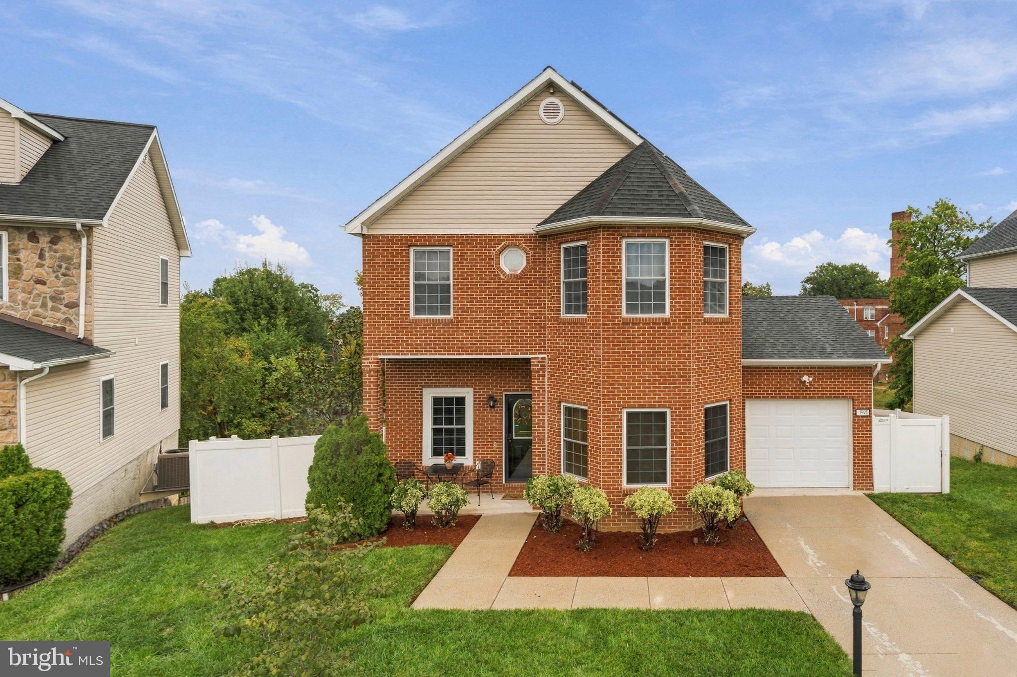 1990 RETTA GILLIAM COURT SE