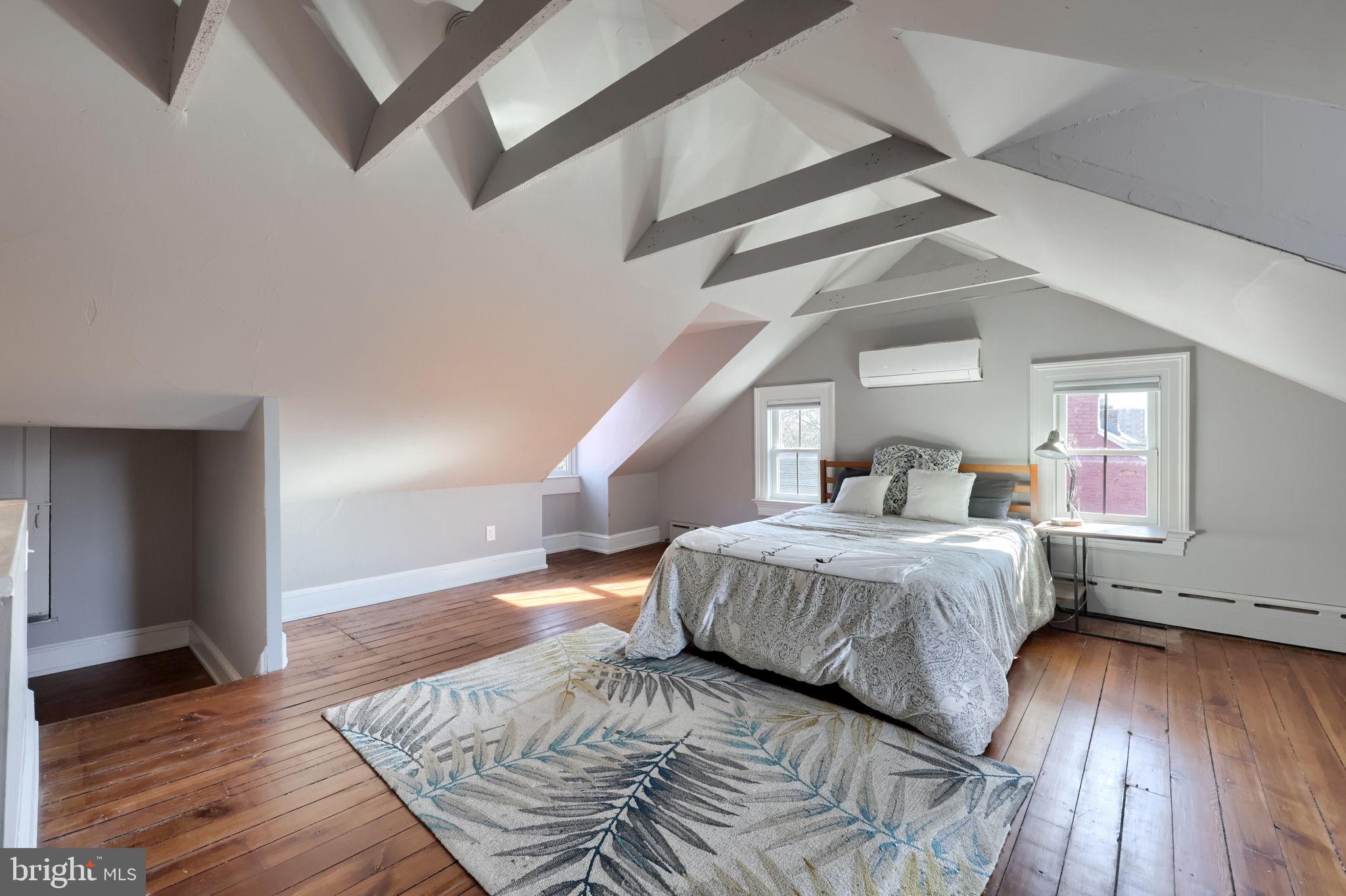 DOWNTOWN LANCASTER - Residential