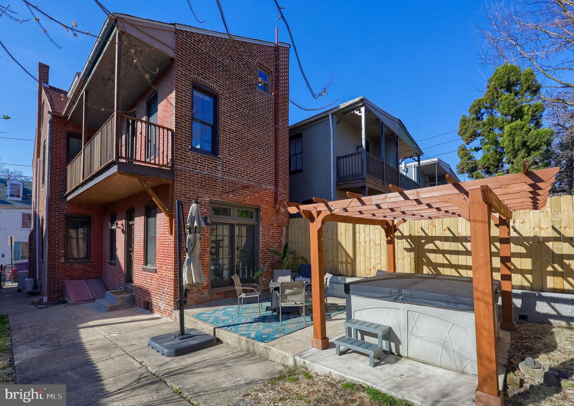 DOWNTOWN LANCASTER - Residential