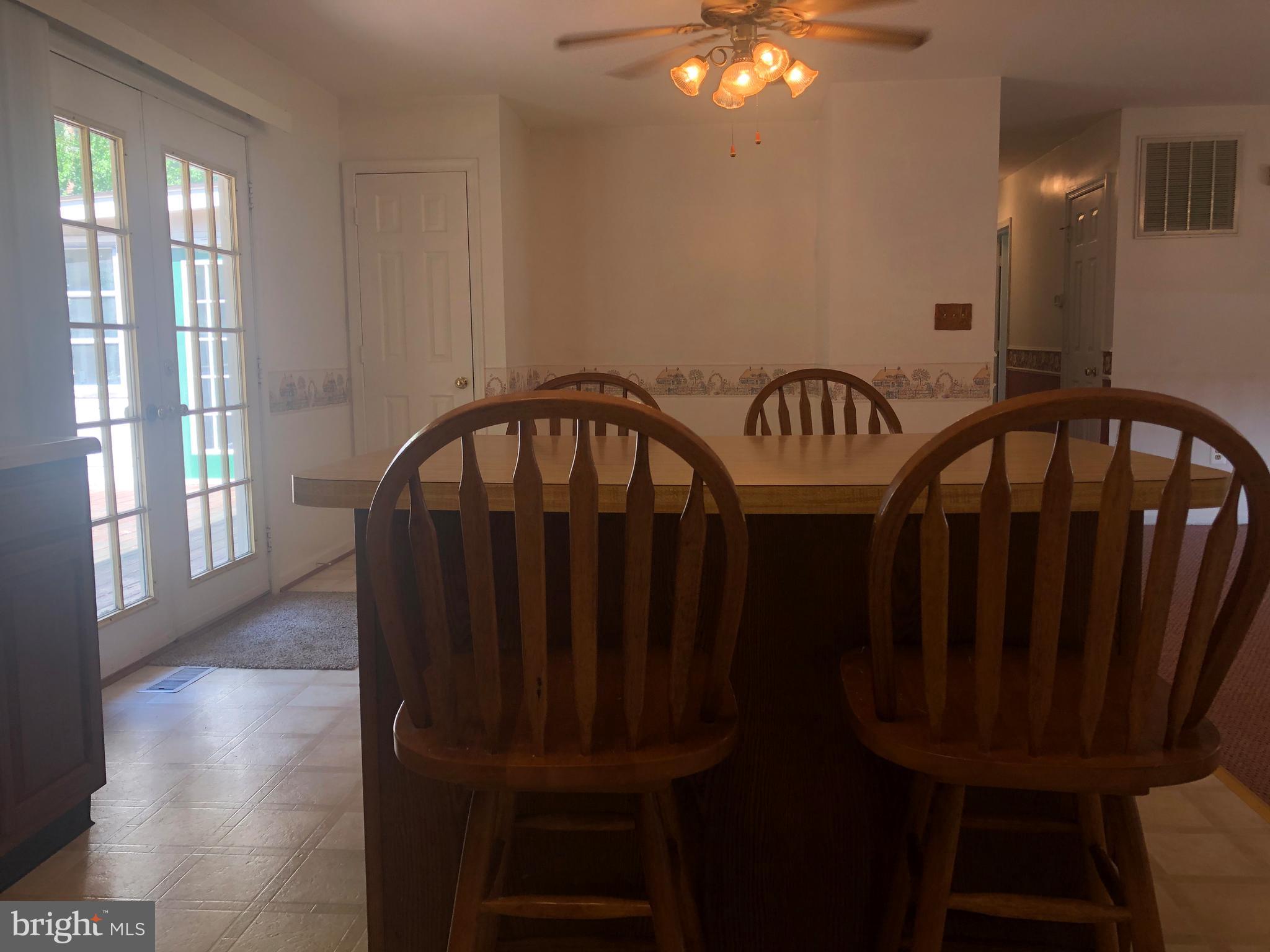 WINDSOR PLACE - Residential Lease