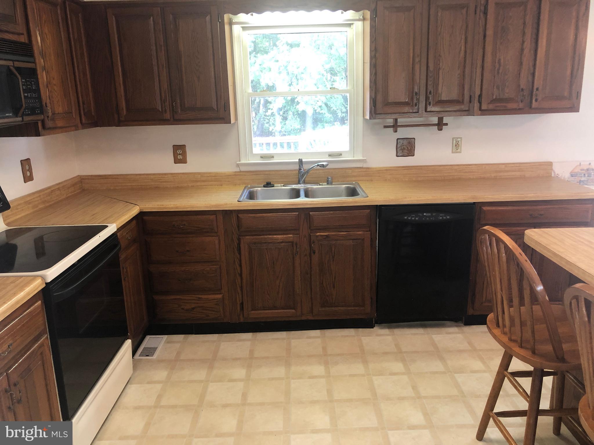 WINDSOR PLACE - Residential Lease