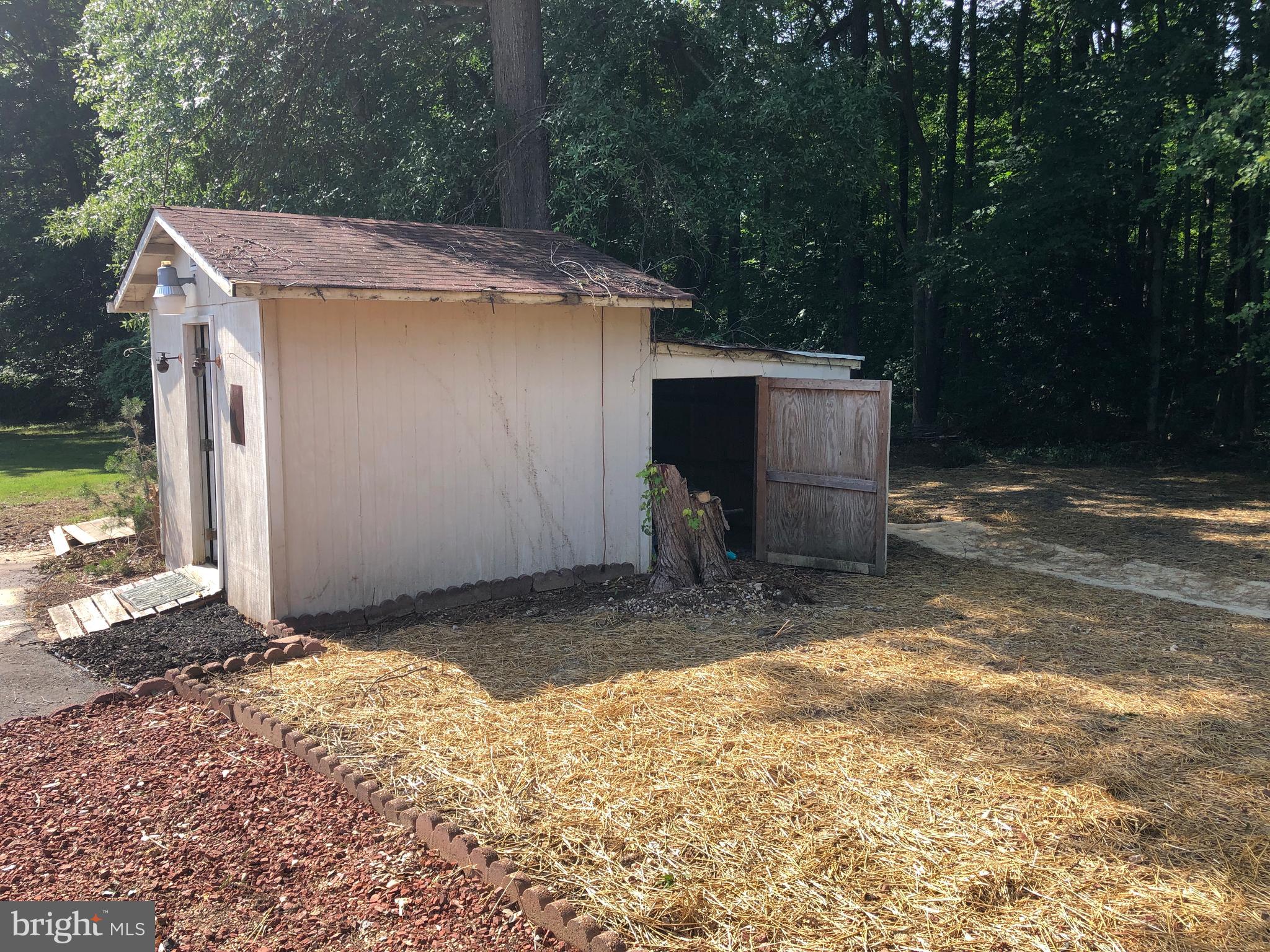 WINDSOR PLACE - Residential Lease