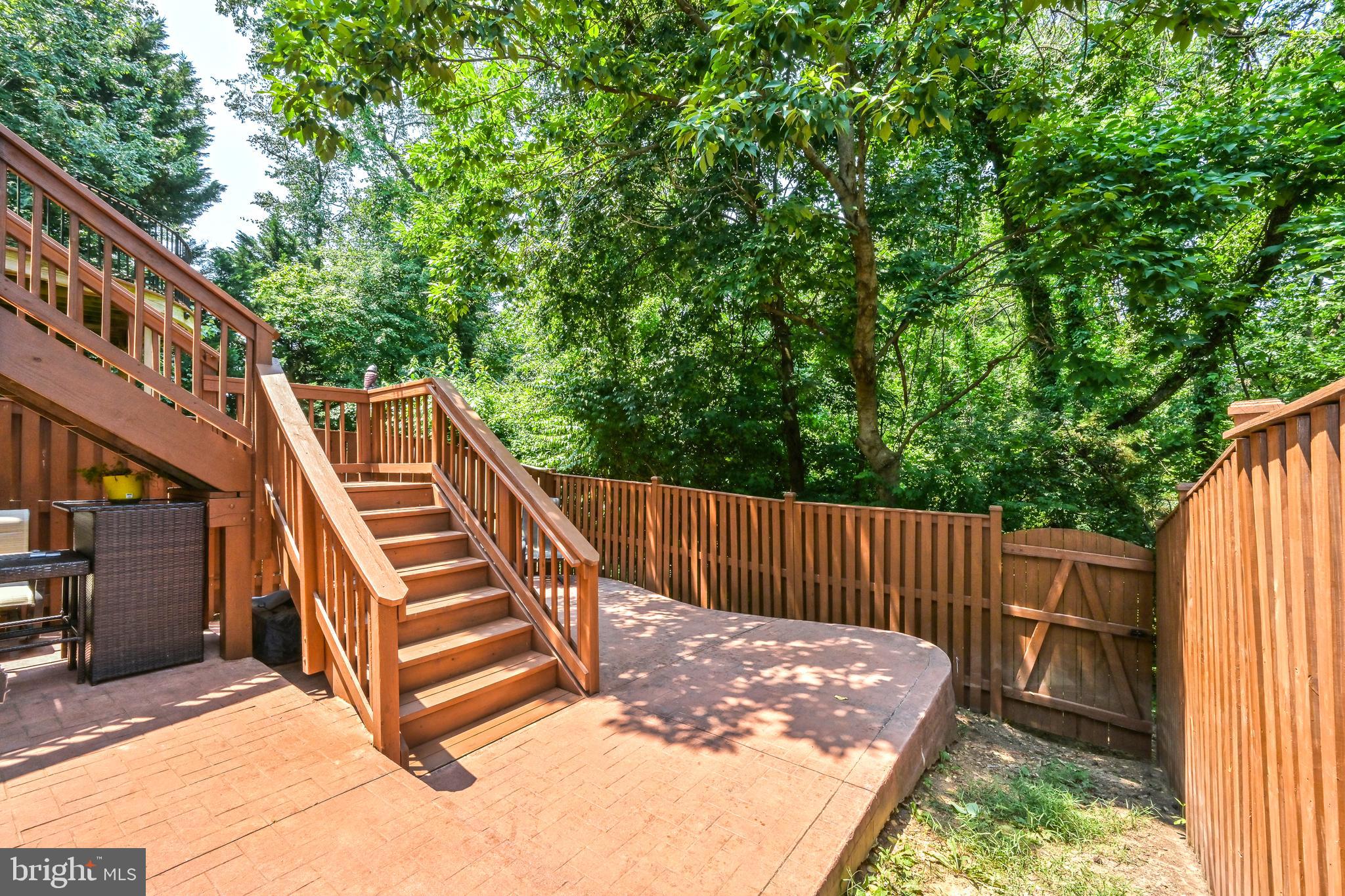 GOVERNORS HILL - Residential