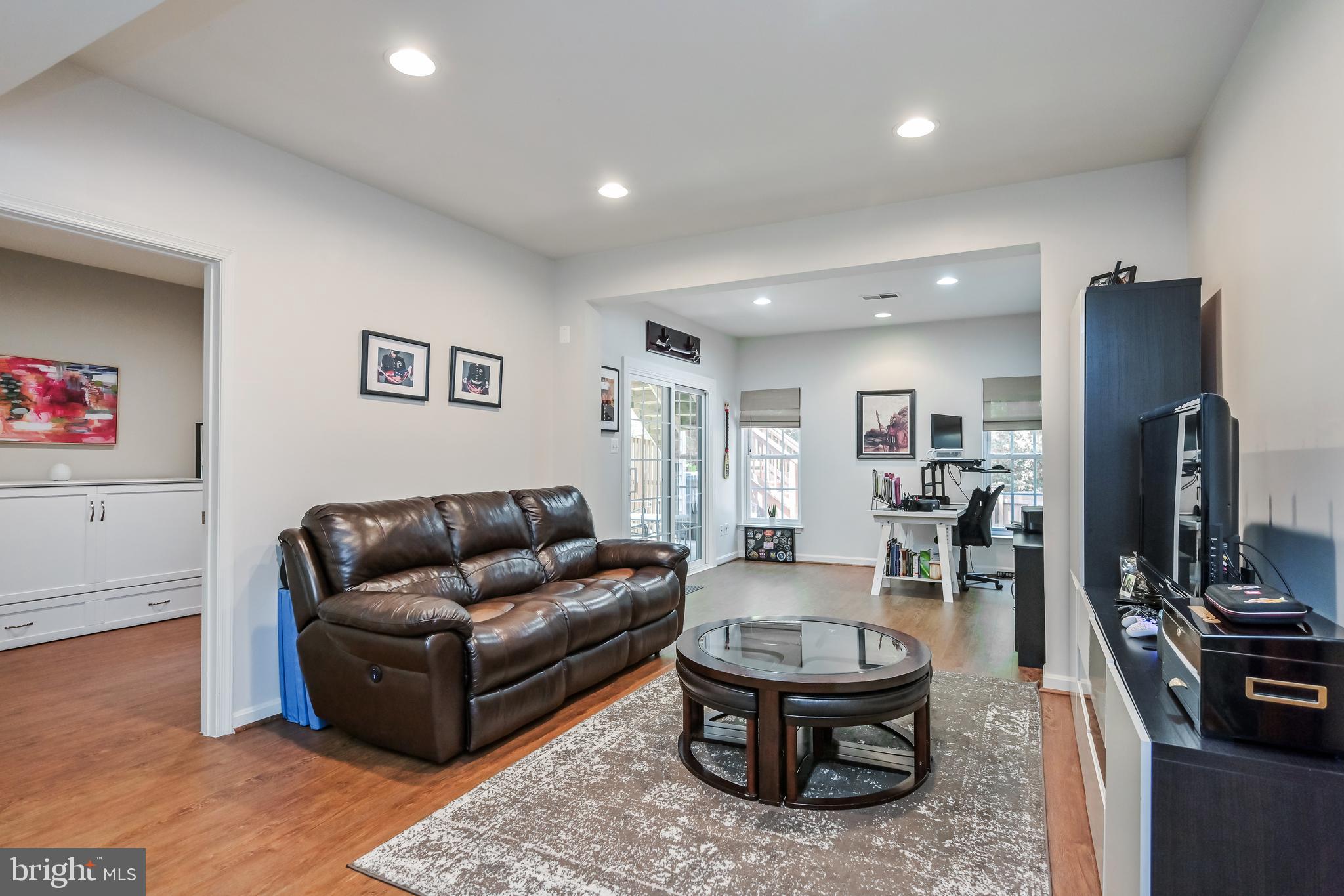 GOVERNORS HILL - Residential