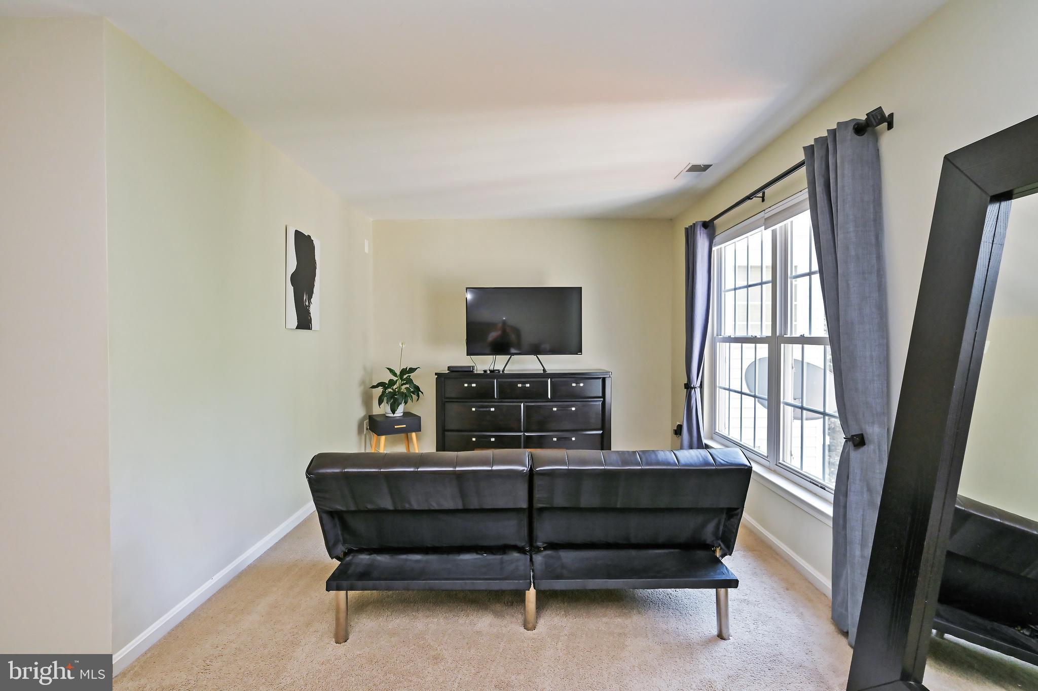 GOVERNORS HILL - Residential