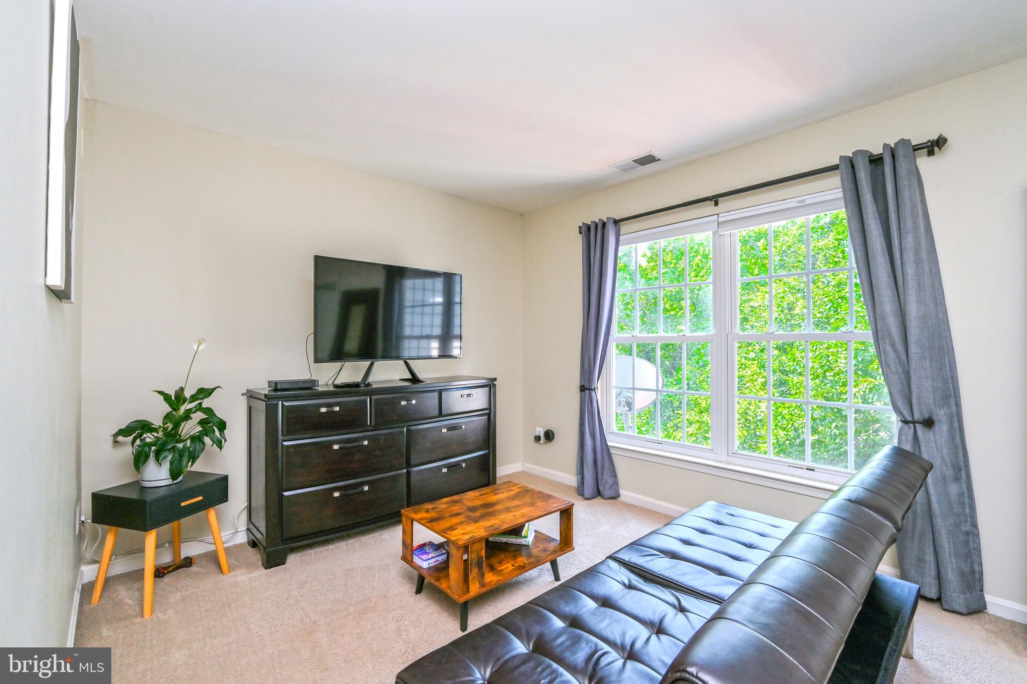 GOVERNORS HILL - Residential