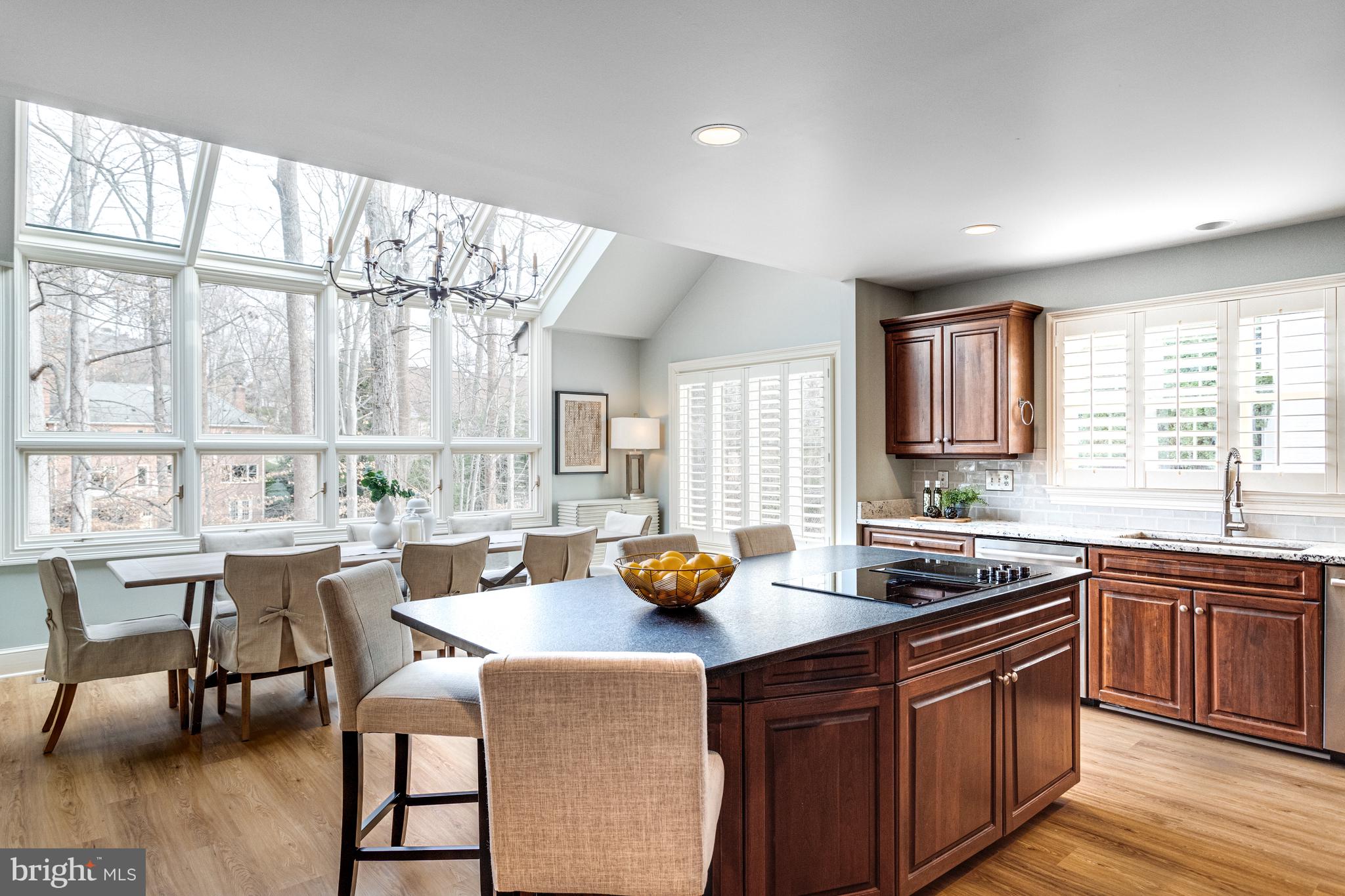 RIVER OAKS - Residential