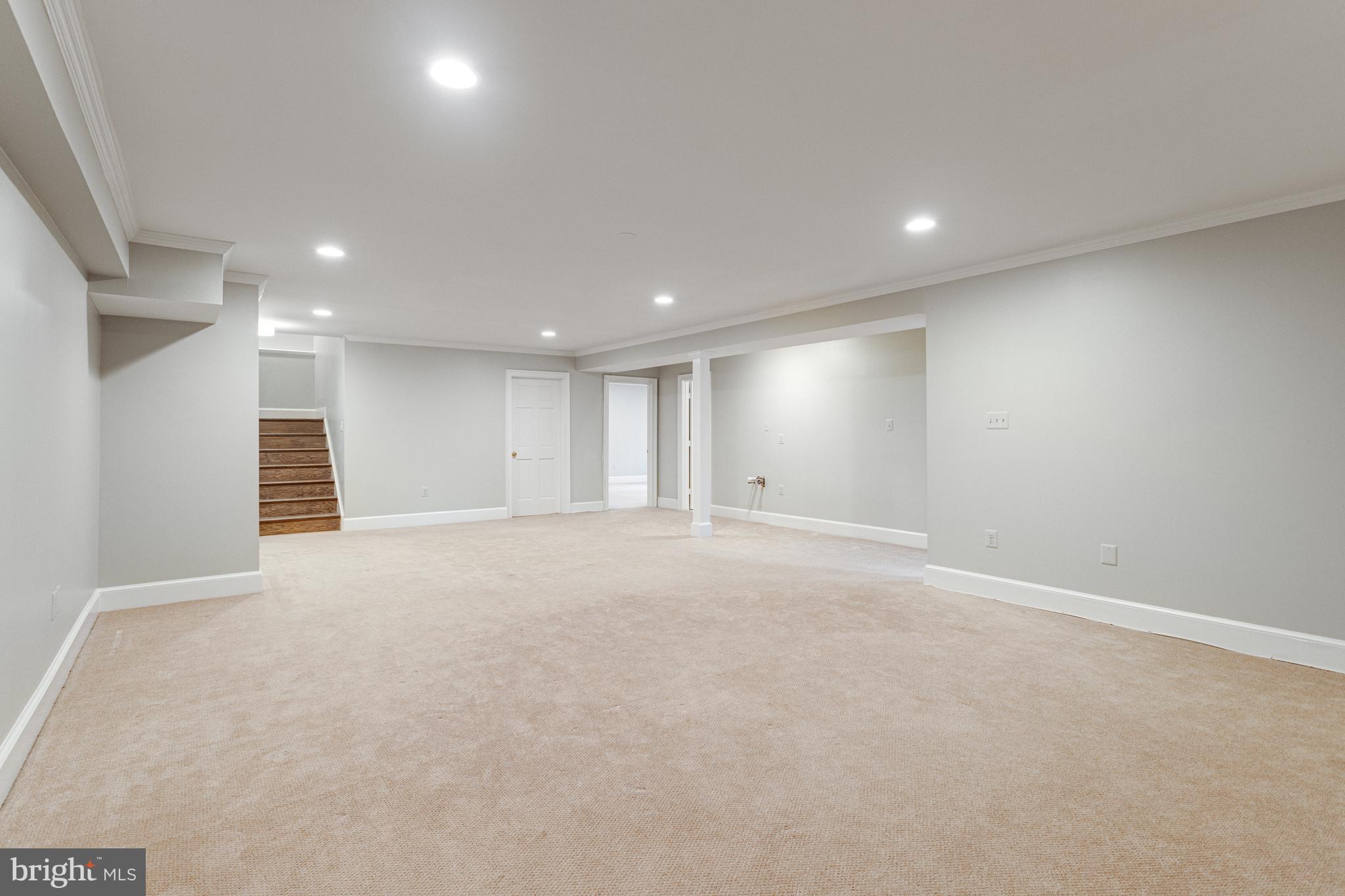 RIVER OAKS - Residential