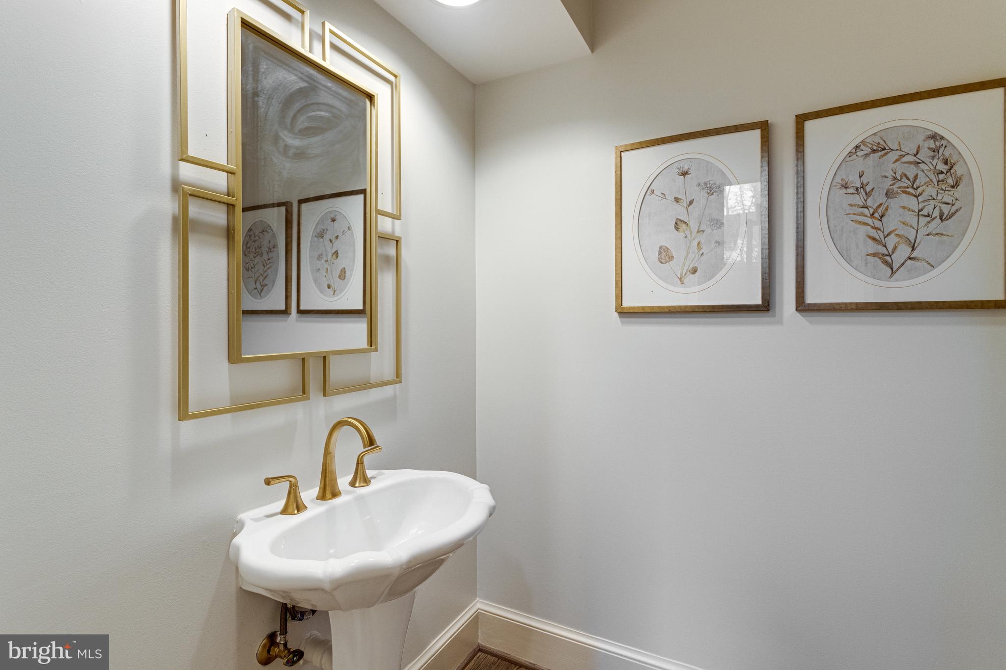 RIVER OAKS - Residential