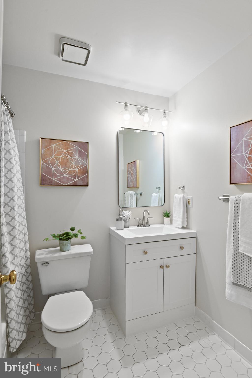 RIVER OAKS - Residential