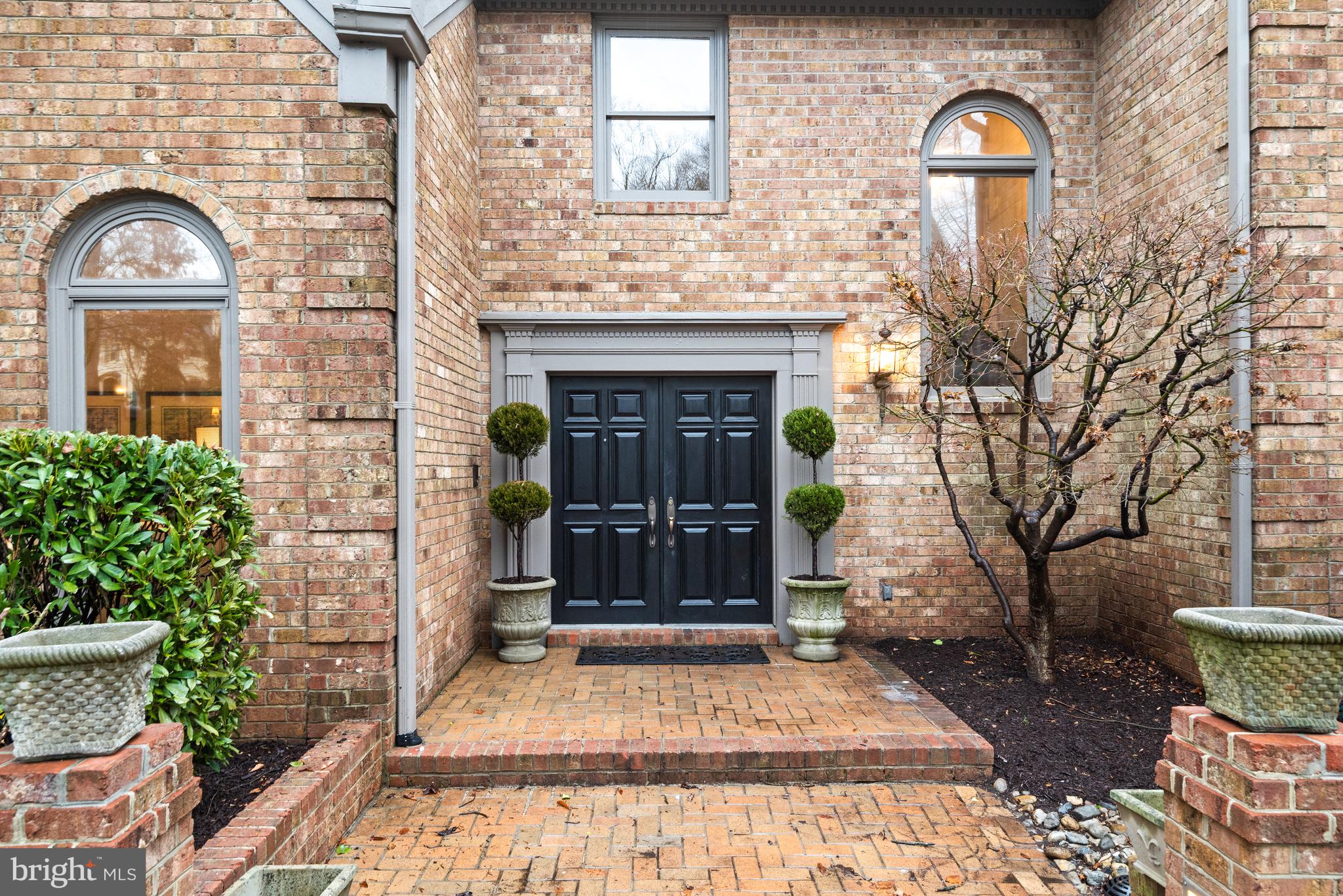 RIVER OAKS - Residential