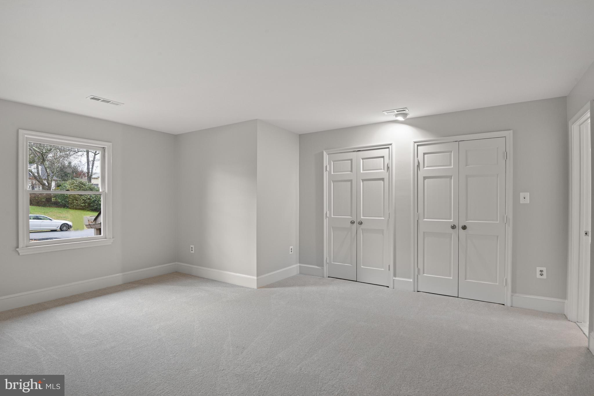 RIVER OAKS - Residential