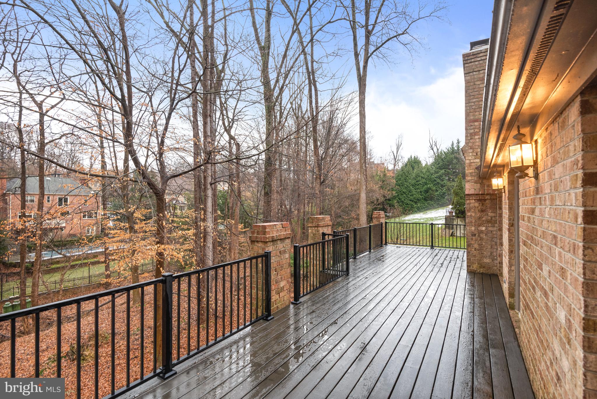 RIVER OAKS - Residential