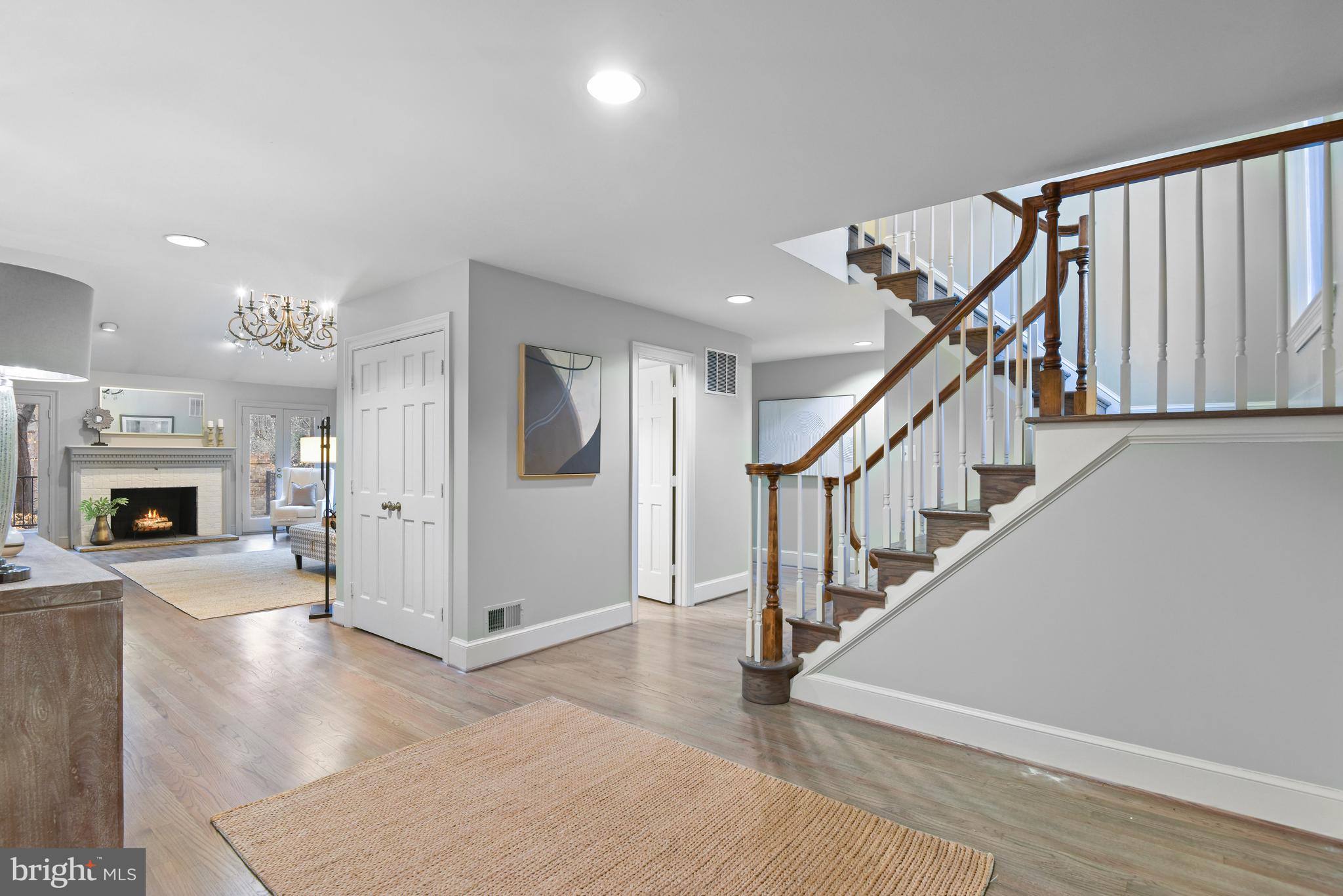 RIVER OAKS - Residential