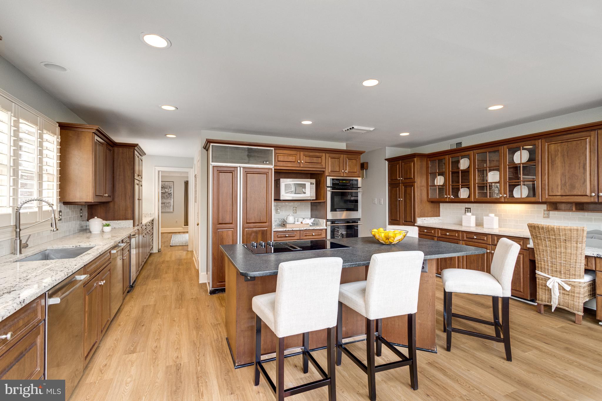 RIVER OAKS - Residential