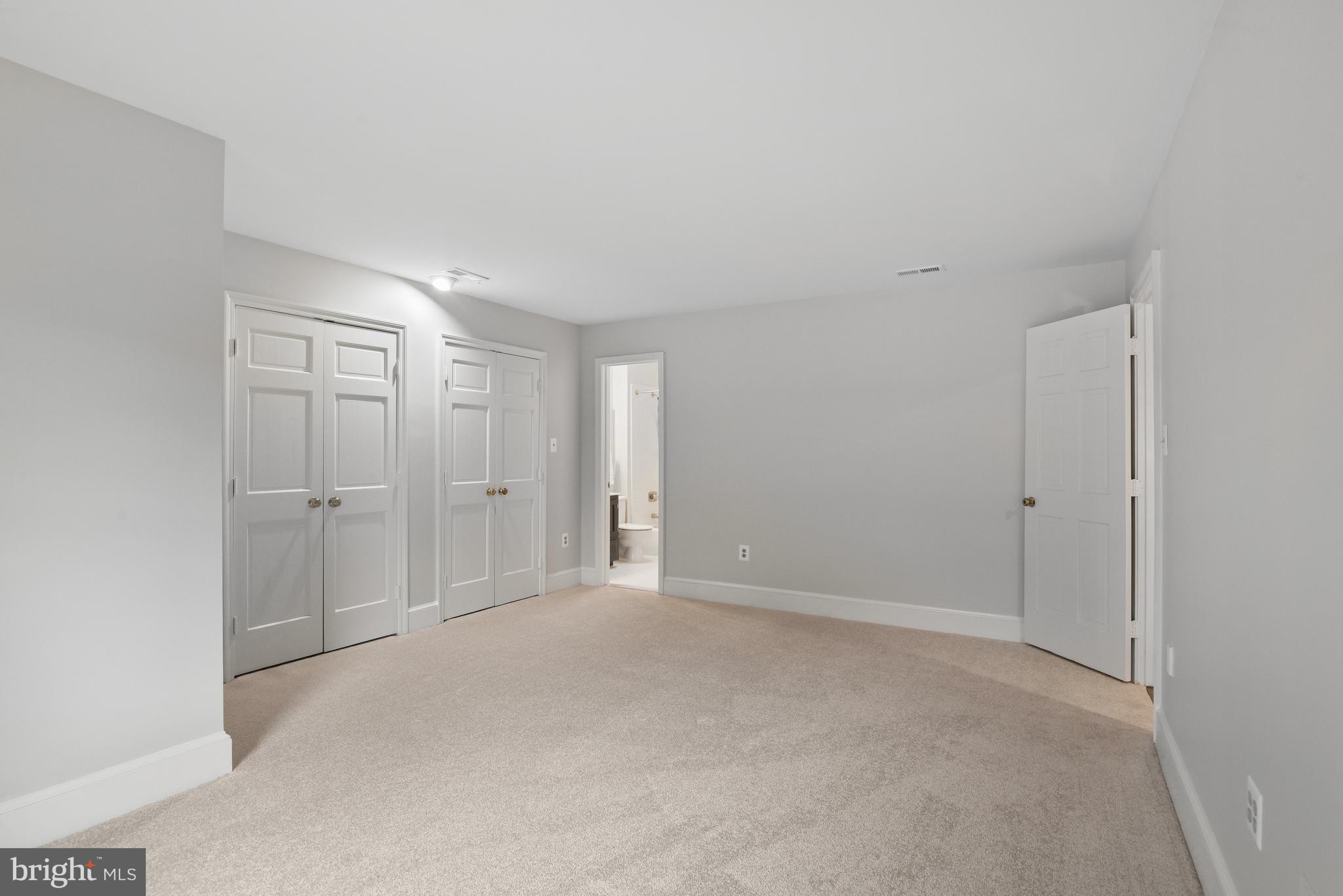 RIVER OAKS - Residential