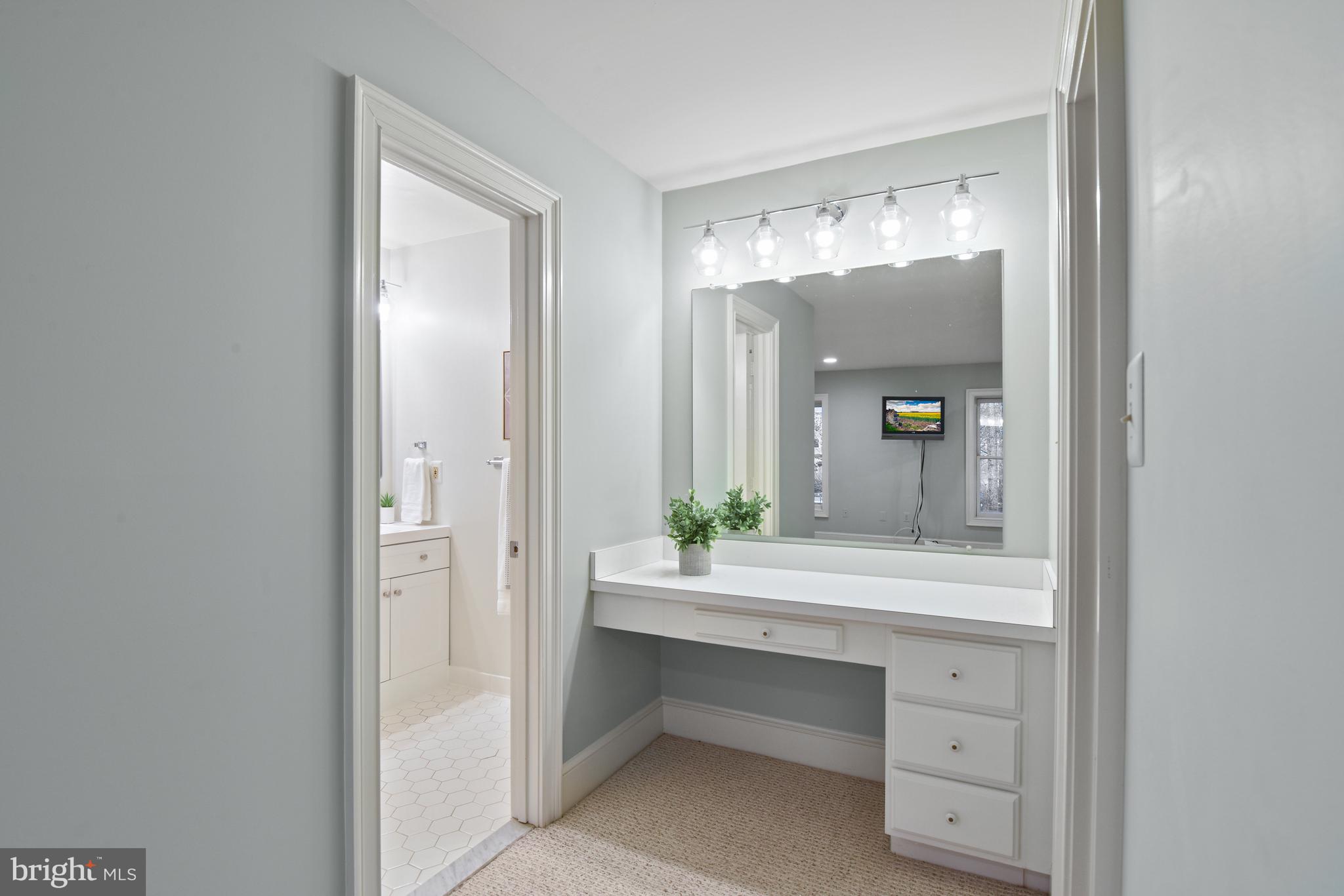 RIVER OAKS - Residential