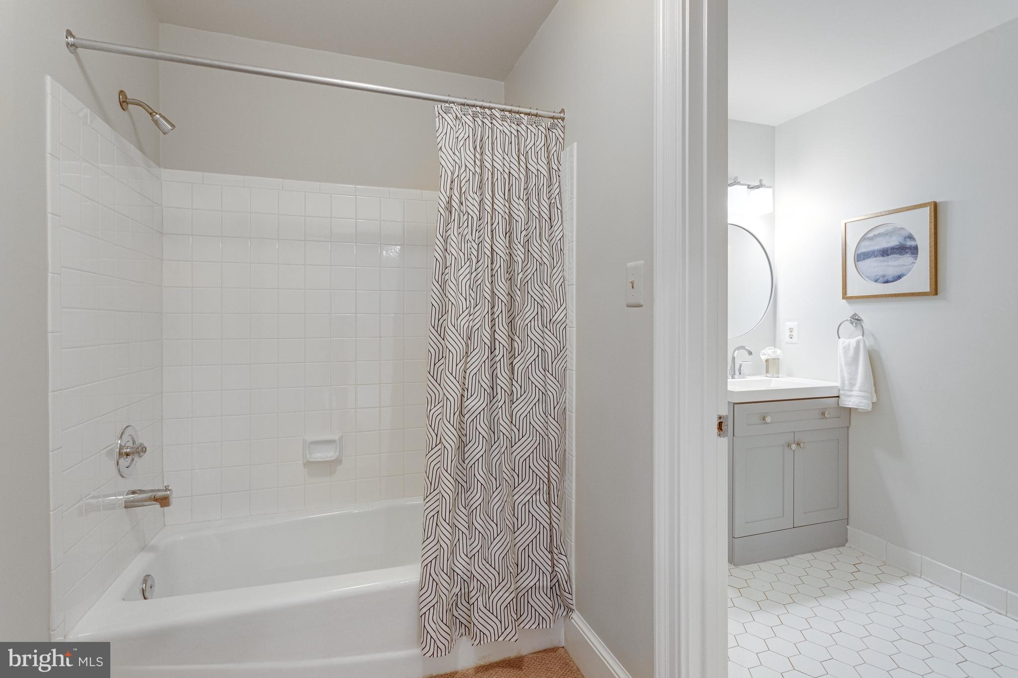 RIVER OAKS - Residential