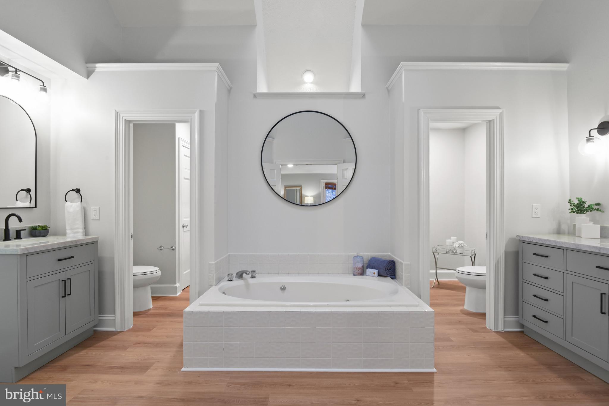 RIVER OAKS - Residential