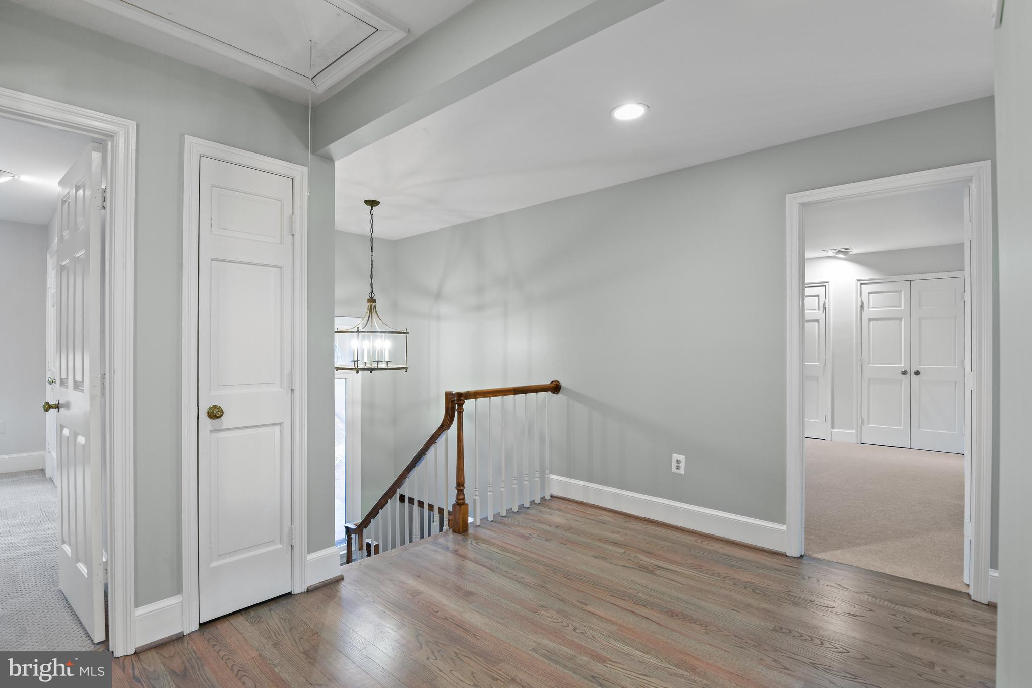 RIVER OAKS - Residential