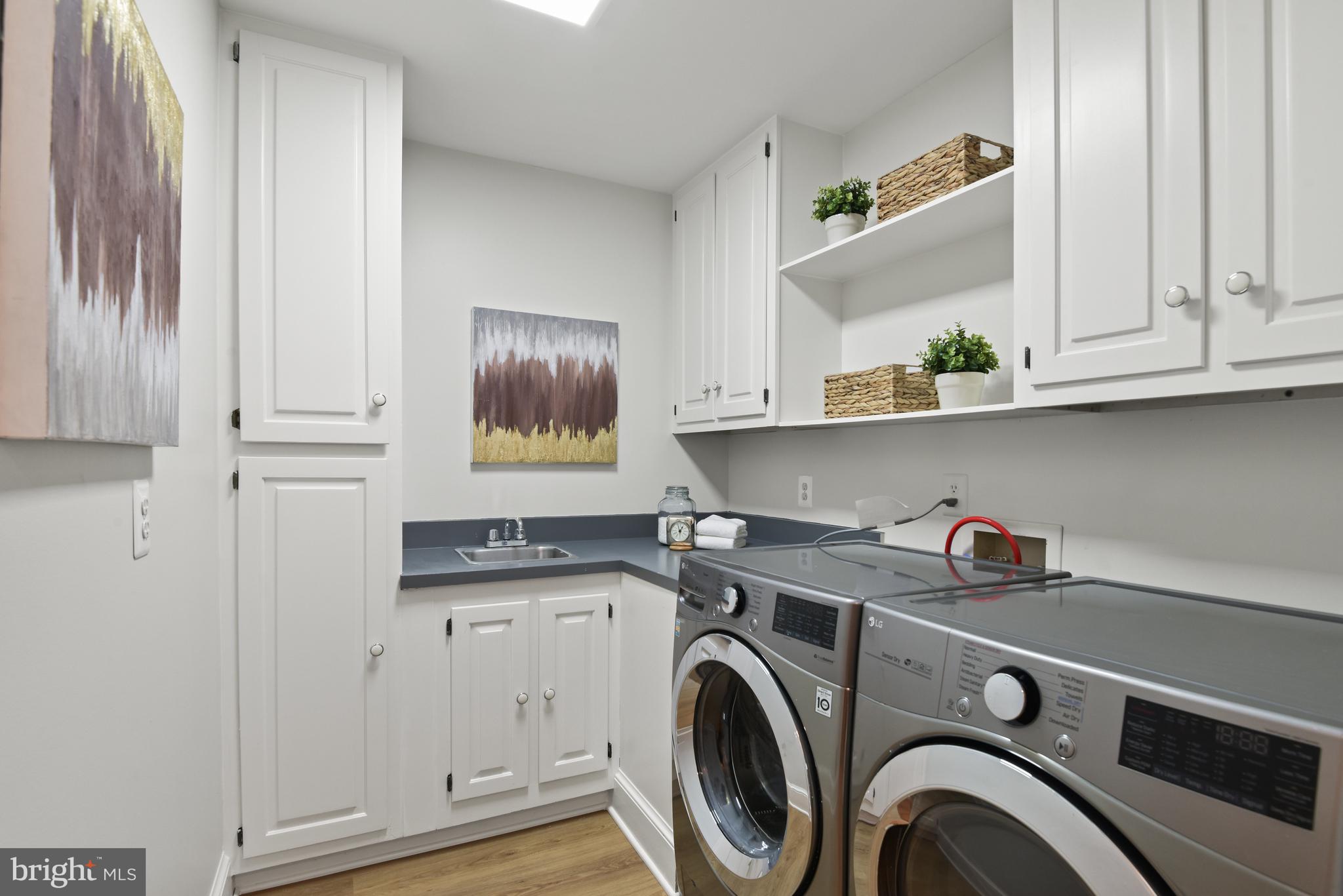 RIVER OAKS - Residential