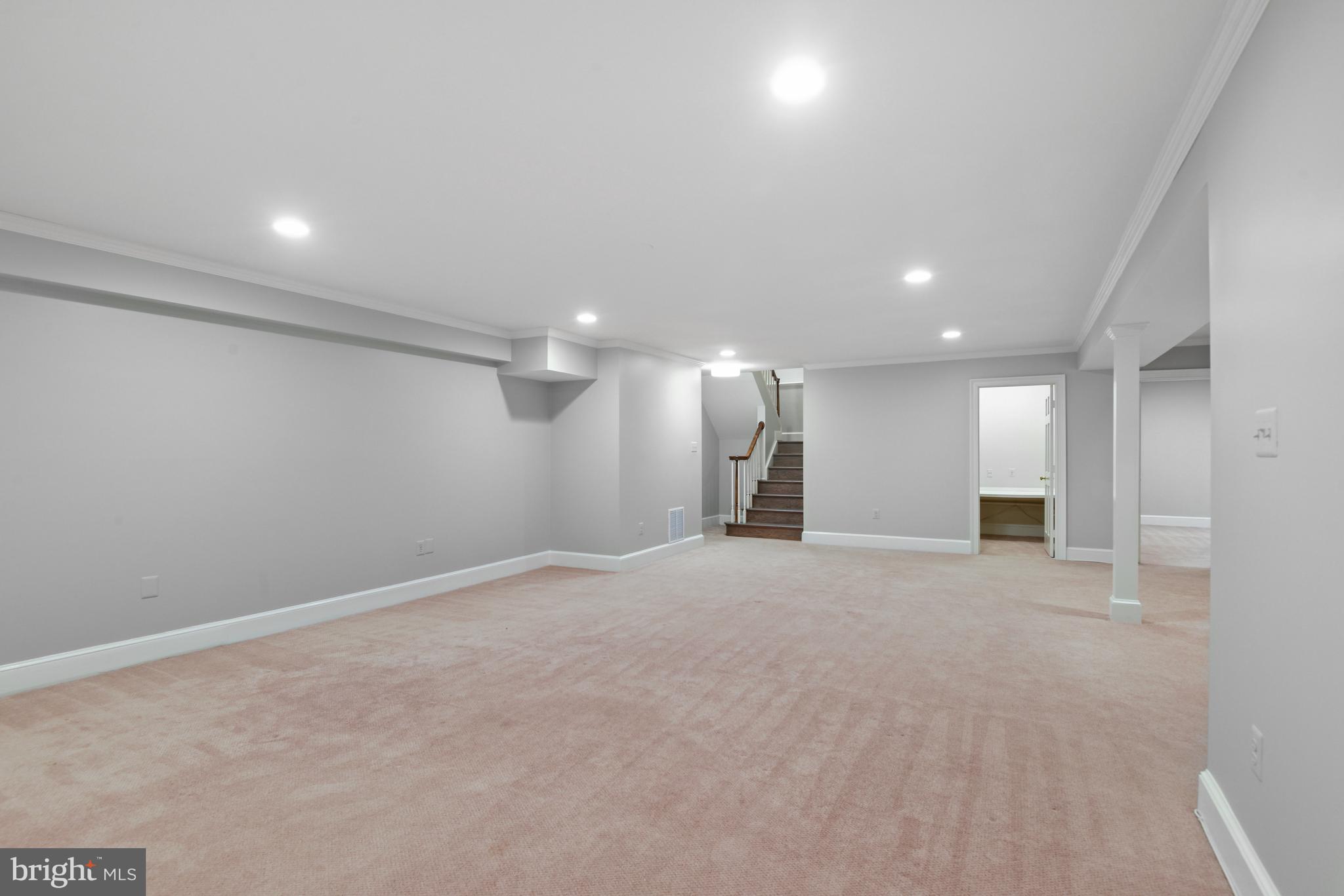 RIVER OAKS - Residential