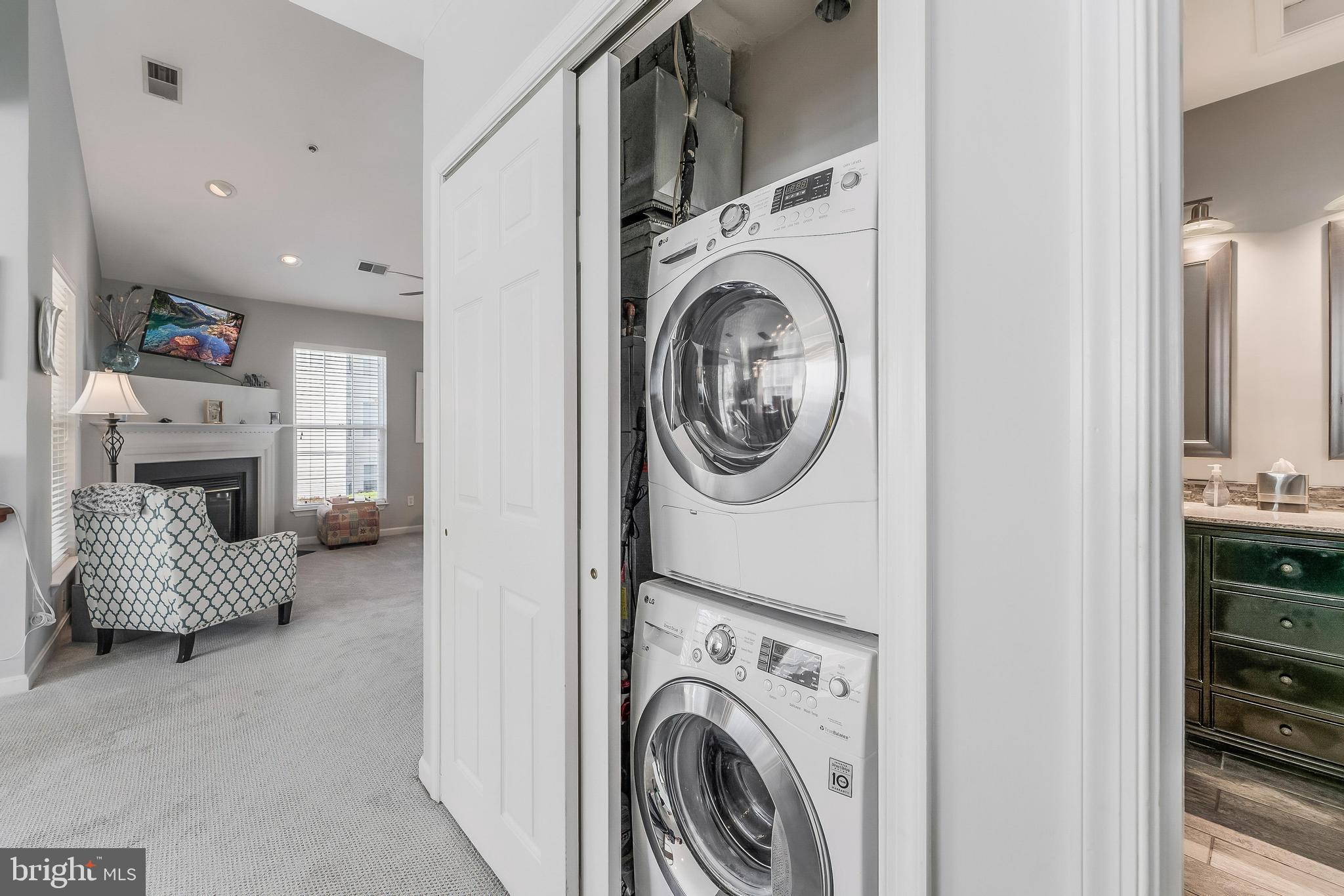 LAKESIDE AT SOUTH RIDING - Residential