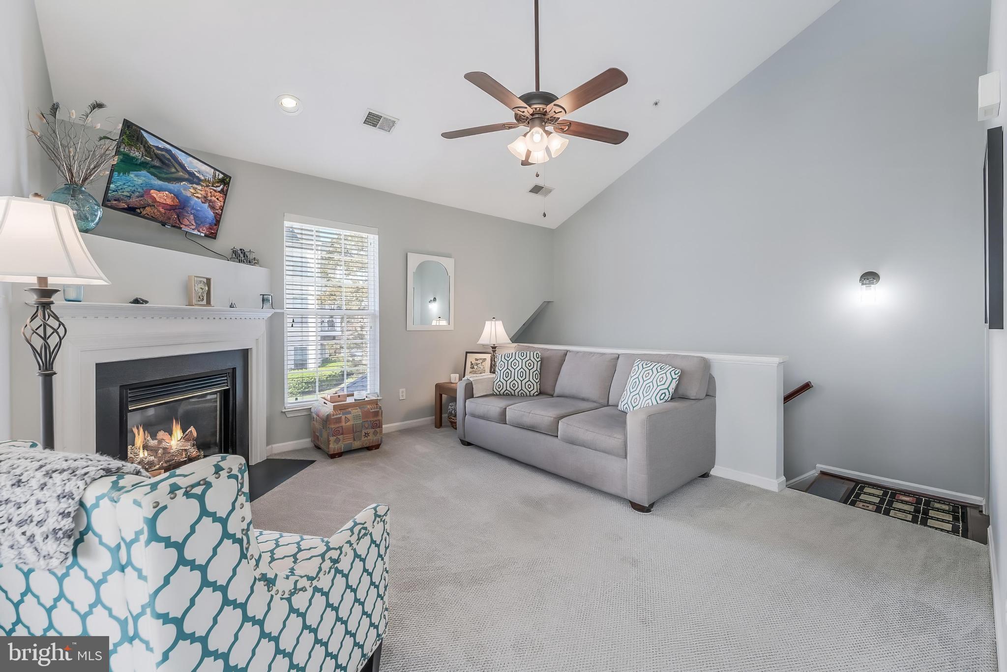 LAKESIDE AT SOUTH RIDING - Residential