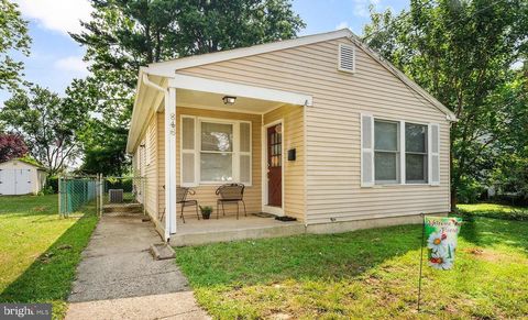 Photo of 846 N Oakland Avenue, RUNNEMEDE, NJ 08078 (MLS # NJCD2115966)