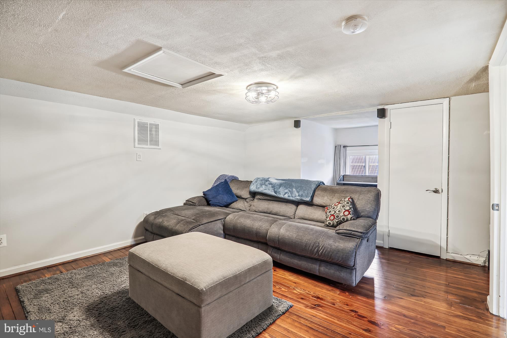 NORTH KENSINGTON - Residential