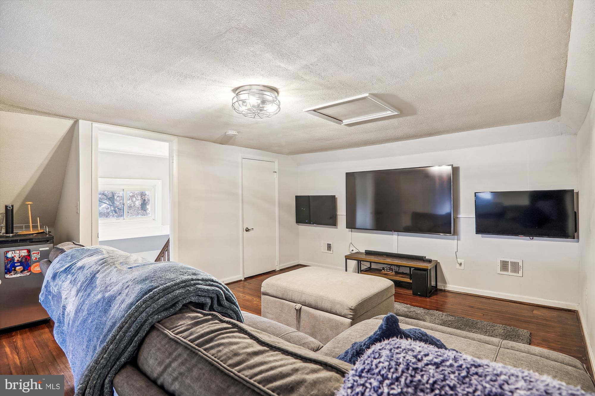 NORTH KENSINGTON - Residential