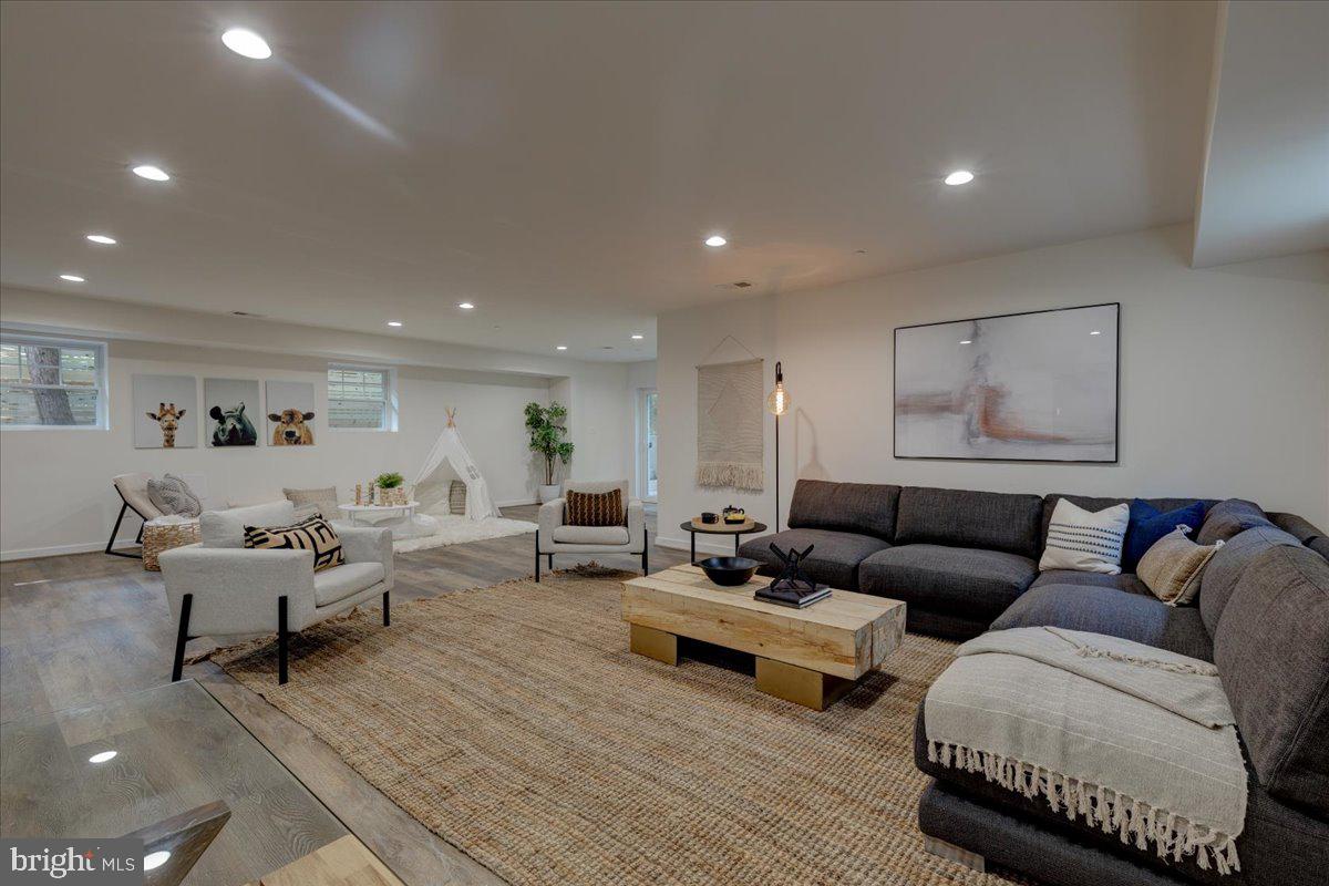 WAKEFIELD - Residential