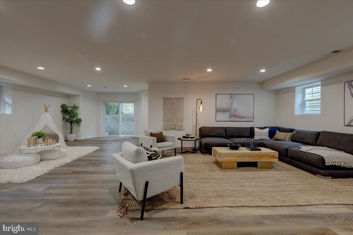 WAKEFIELD - Residential