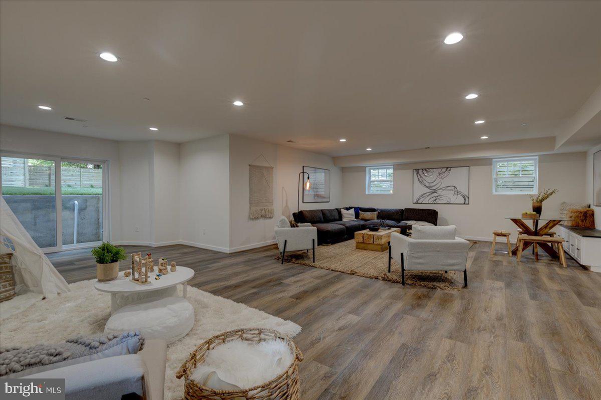 WAKEFIELD - Residential