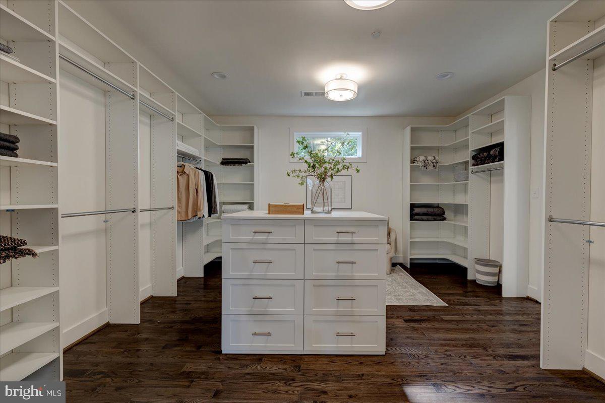 WAKEFIELD - Residential