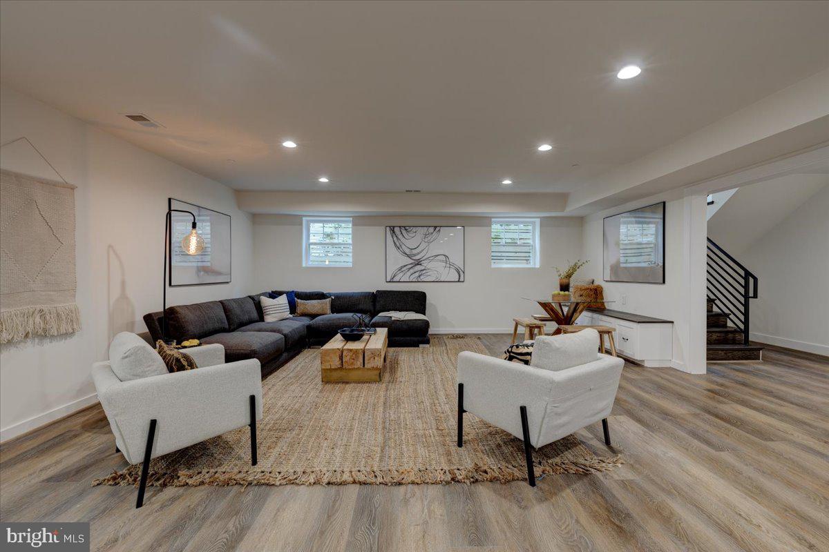 WAKEFIELD - Residential