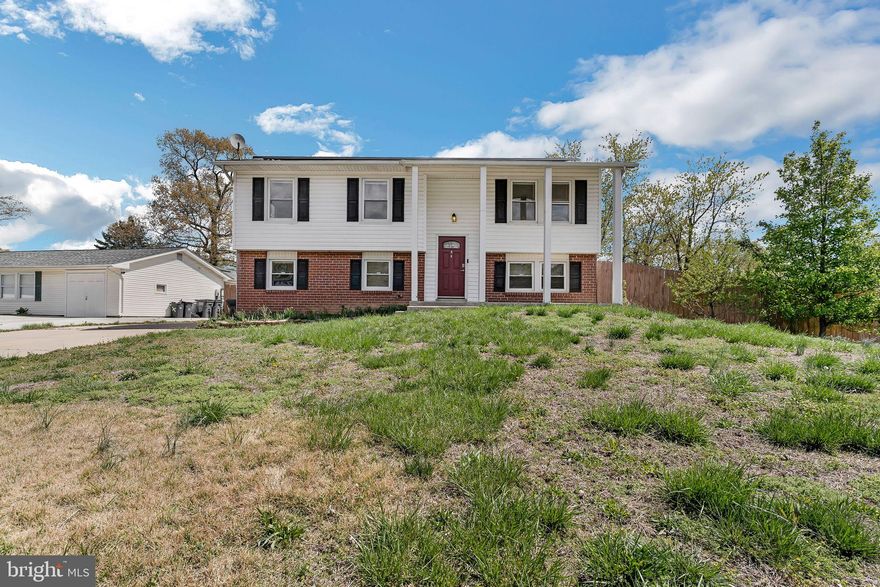 Available for rent in the heart of Waldorf, MD, this spacious and well-maintained split foyer home offers 4 bedrooms, 2 full bathrooms, and plenty of room to spread out. The upper level features a bright and open living room that flows seamlessly into the dining area and updated kitchen. The kitchen is outfitted with granite countertops, stainless steel appliances, and rich wood cabinetry.
Downstairs, you’ll find a second large living space that can serve as a playroom, home office, or bonus entertainment area. Sliding glass doors lead out to a patio and a fully fenced backyard. The home also includes stylish finishes throughout, including hardwood floors and abundant natural light in every room.
Conveniently located near local shopping, dining, and commuter routes, this home combines comfort, space, and accessibility. Schedule your tour today and discover what makes this Waldorf rental such a great place to call home.