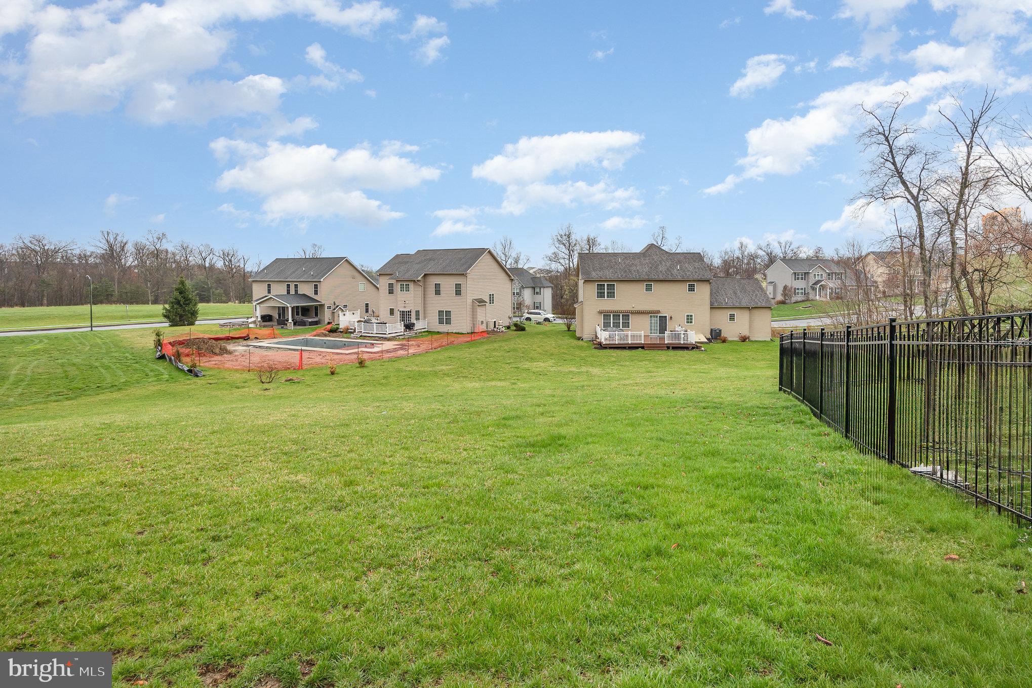 MARGARETS GROVE - Residential
