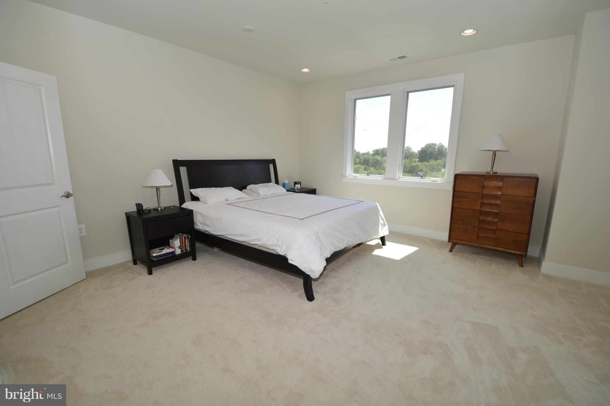 POTOMAC YARD - Residential Lease