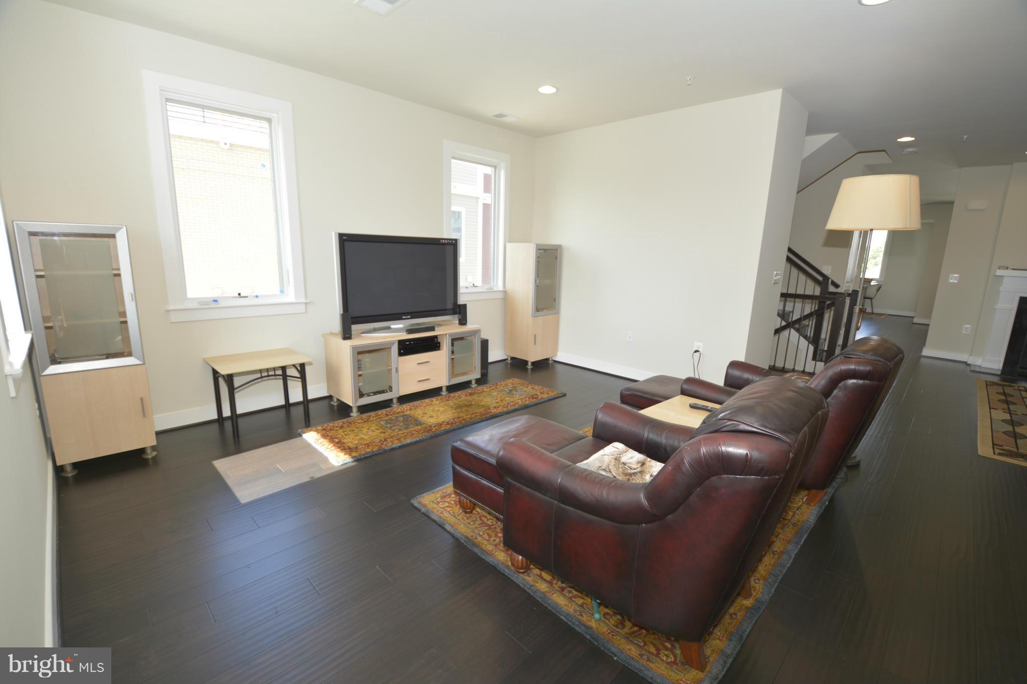 POTOMAC YARD - Residential Lease