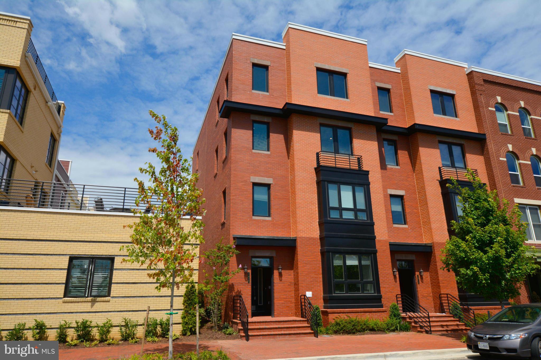 POTOMAC YARD - Residential Lease