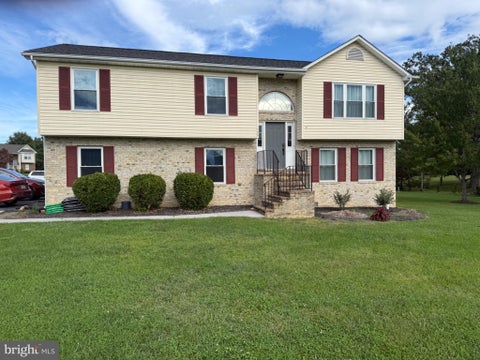 Photo of 100 New Kent Court, STEPHENS CITY, VA 22655 (MLS # VAFV2045238)