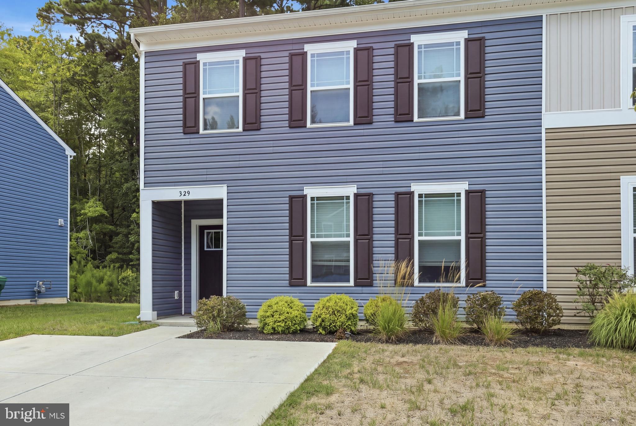 329 CURRANT CIRCLE